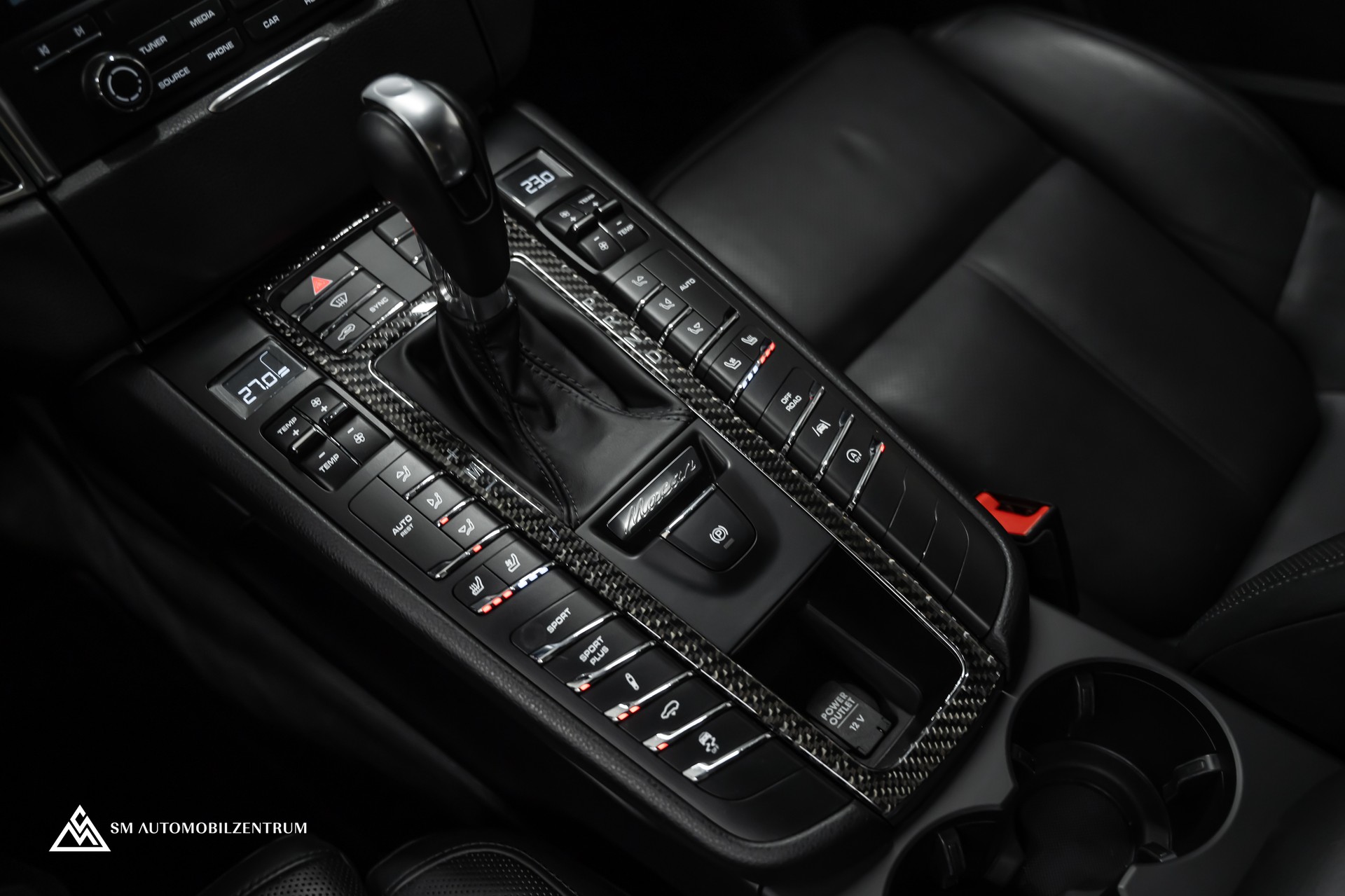 PORSCHE Macan 3.0 V6 S Diesel / Sport Chrono / Luftfahrwerk / Bose / 360° Kamera-image-27