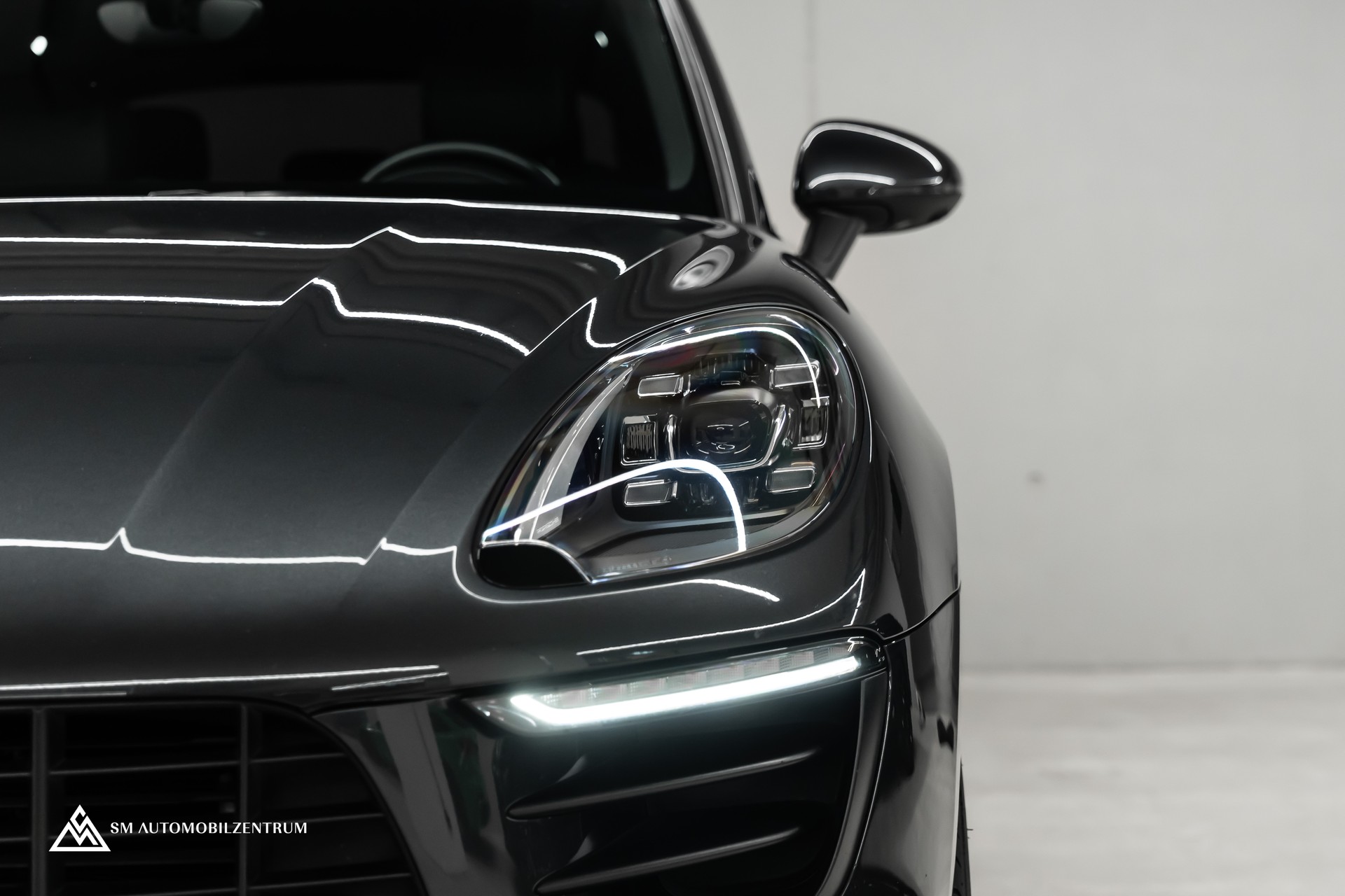 PORSCHE Macan 3.0 V6 S Diesel / Sport Chrono / Luftfahrwerk / Bose / 360° Kamera-image-2