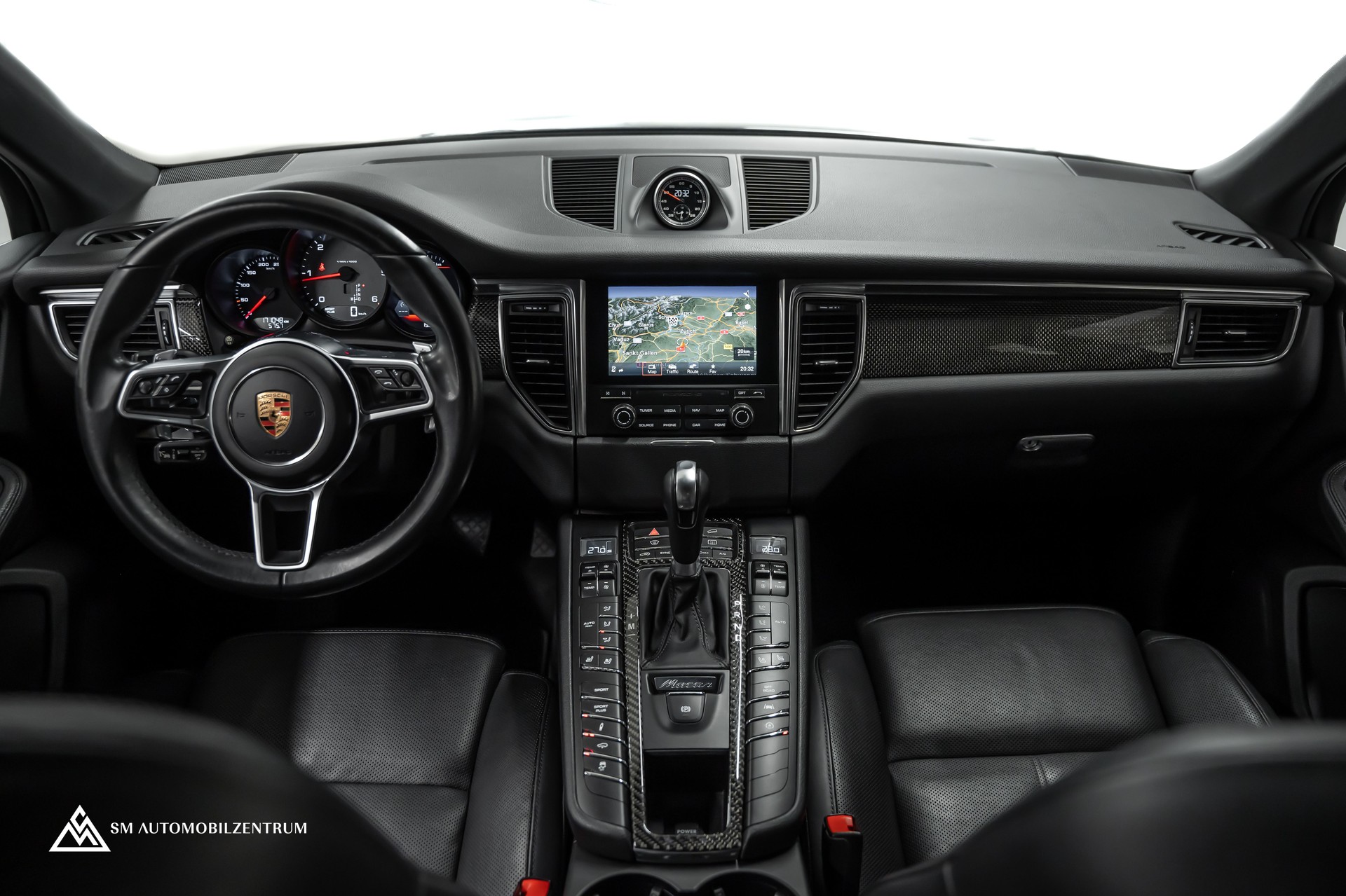 PORSCHE Macan 3.0 V6 S Diesel / Sport Chrono / Luftfahrwerk / Bose / 360° Kamera-image-13