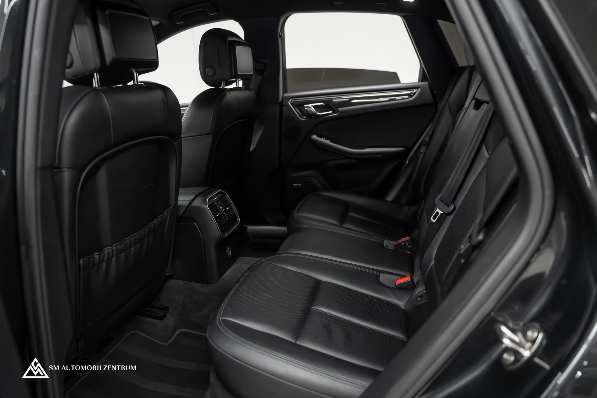 PORSCHE Macan 3.0 V6 S Diesel / Sport Chrono / Luftfahrwerk / Bose / 360° Kamera-image-17