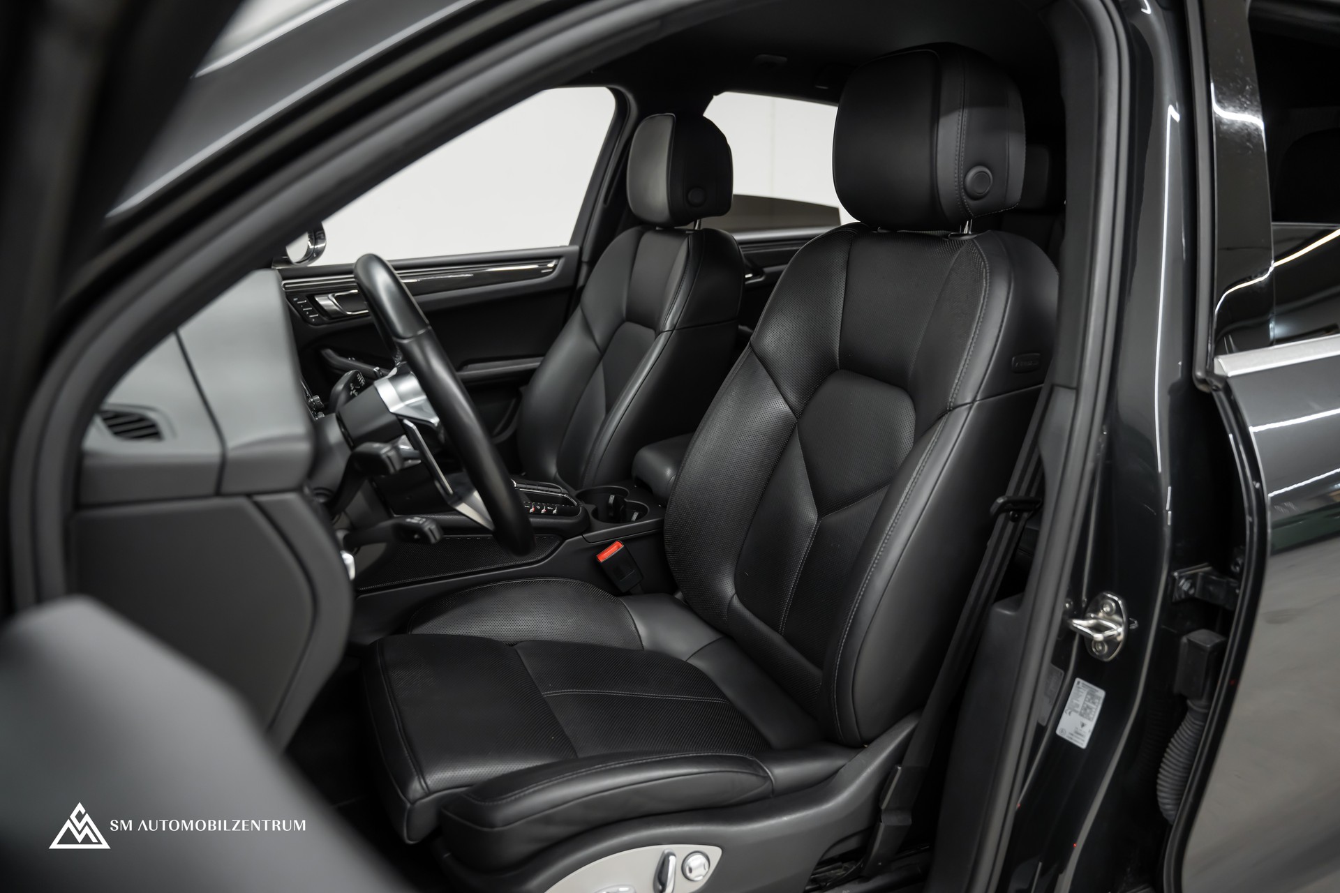 PORSCHE Macan 3.0 V6 S Diesel / Sport Chrono / Luftfahrwerk / Bose / 360° Kamera-image-16
