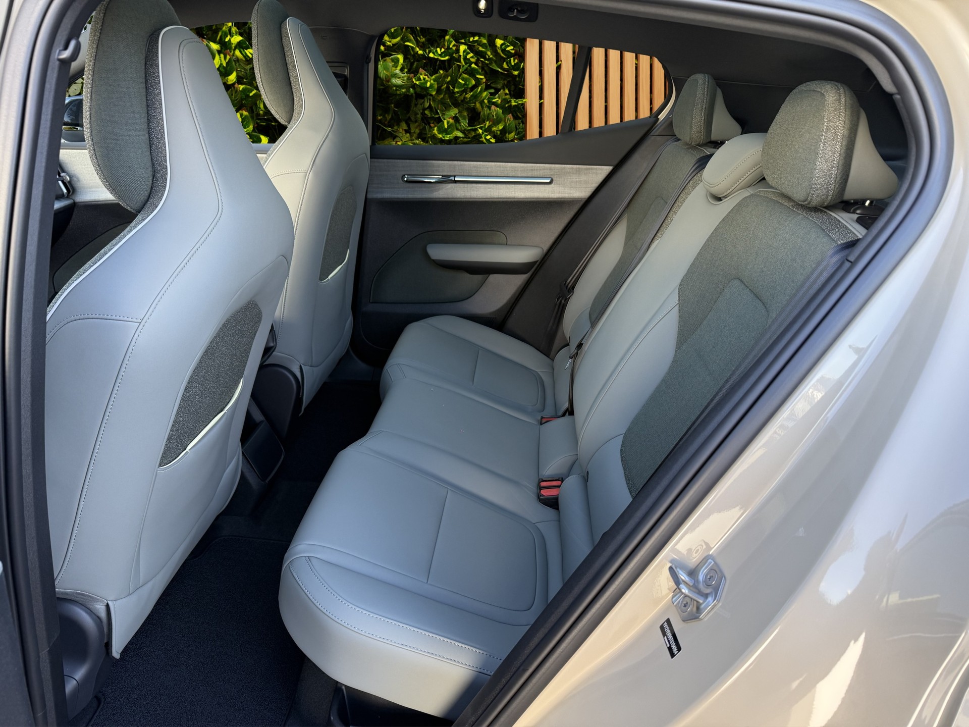 VOLVO EX30 CC E60 Twin Performance AWD-image-14