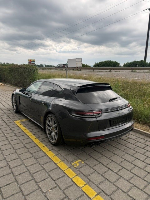 PORSCHE PANAMERA 4 E-Hybrid Sport Turismo-image-5