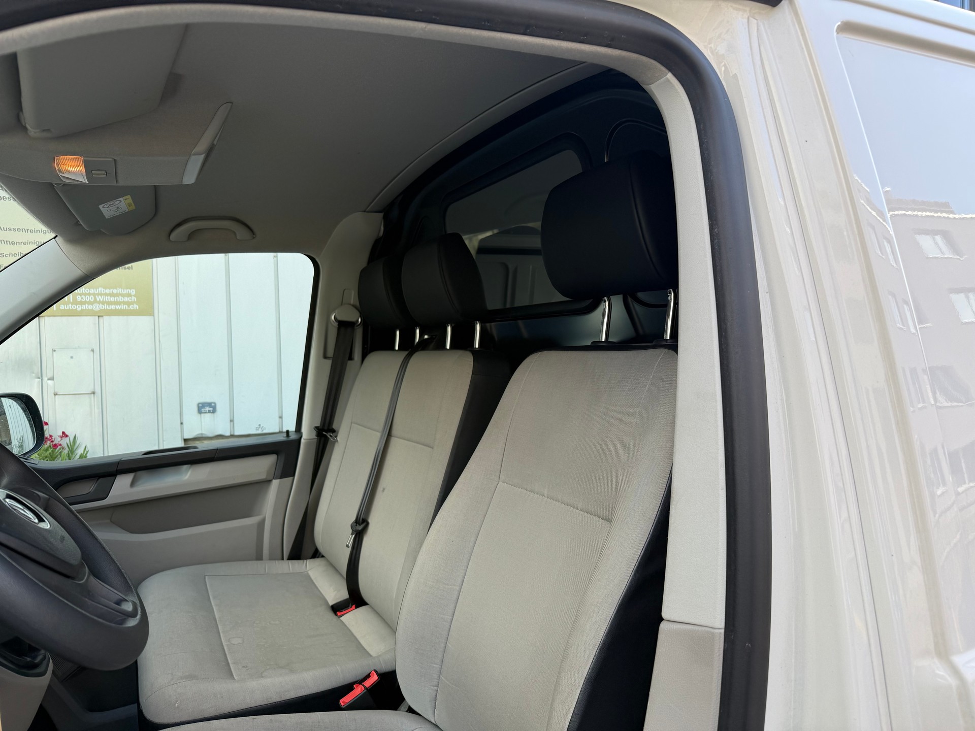 VW T6 2.0 TDI Entry-image-7