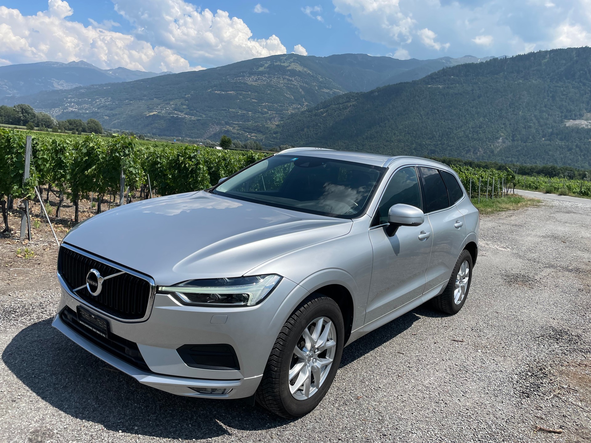 VOLVO XC60 T5 AWD Momentum Geartronic-image-0
