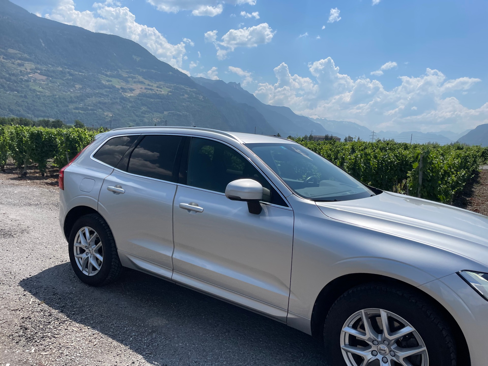 VOLVO XC60 T5 AWD Momentum Geartronic-image-3