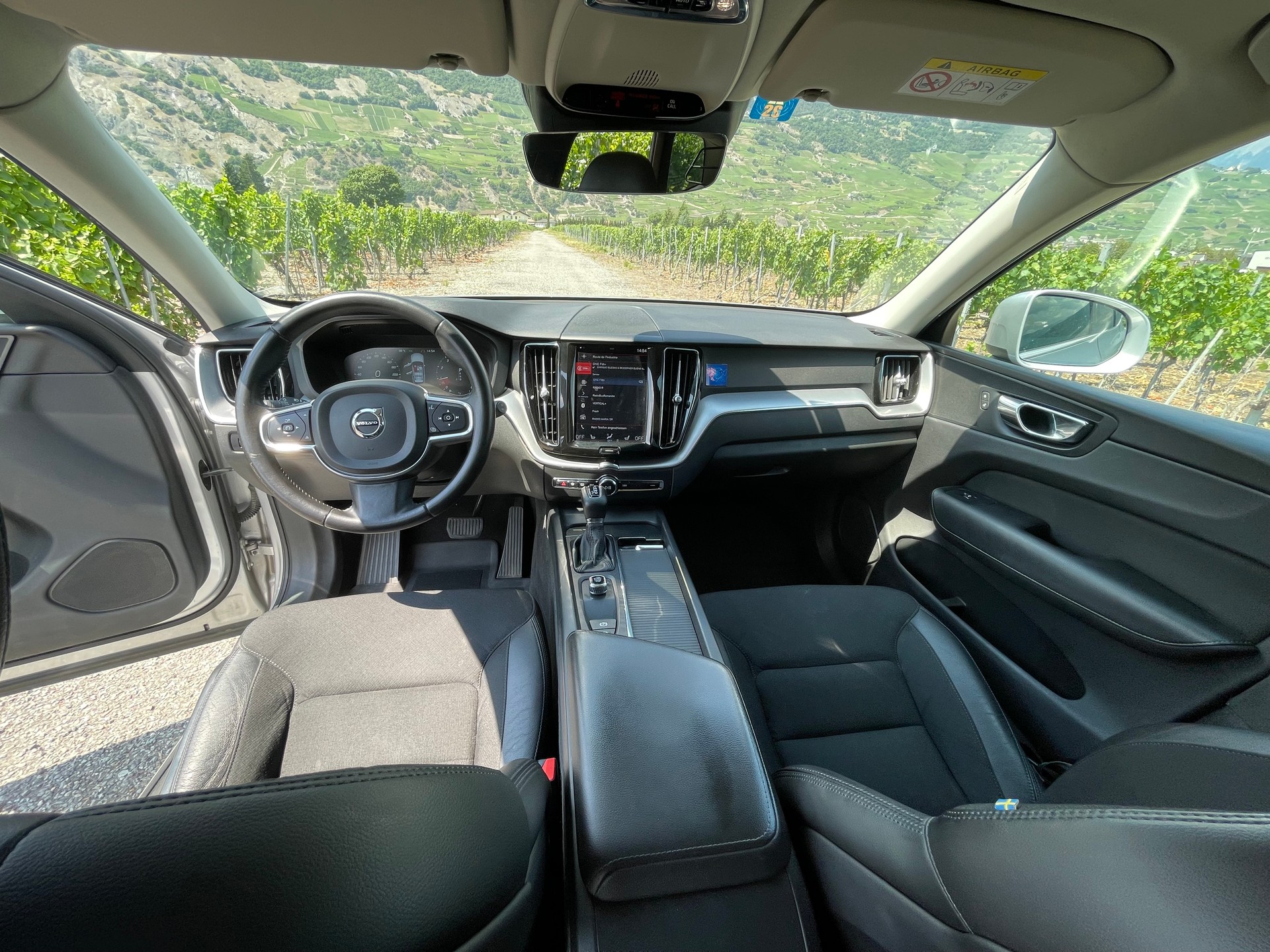 VOLVO XC60 T5 AWD Momentum Geartronic-image-12