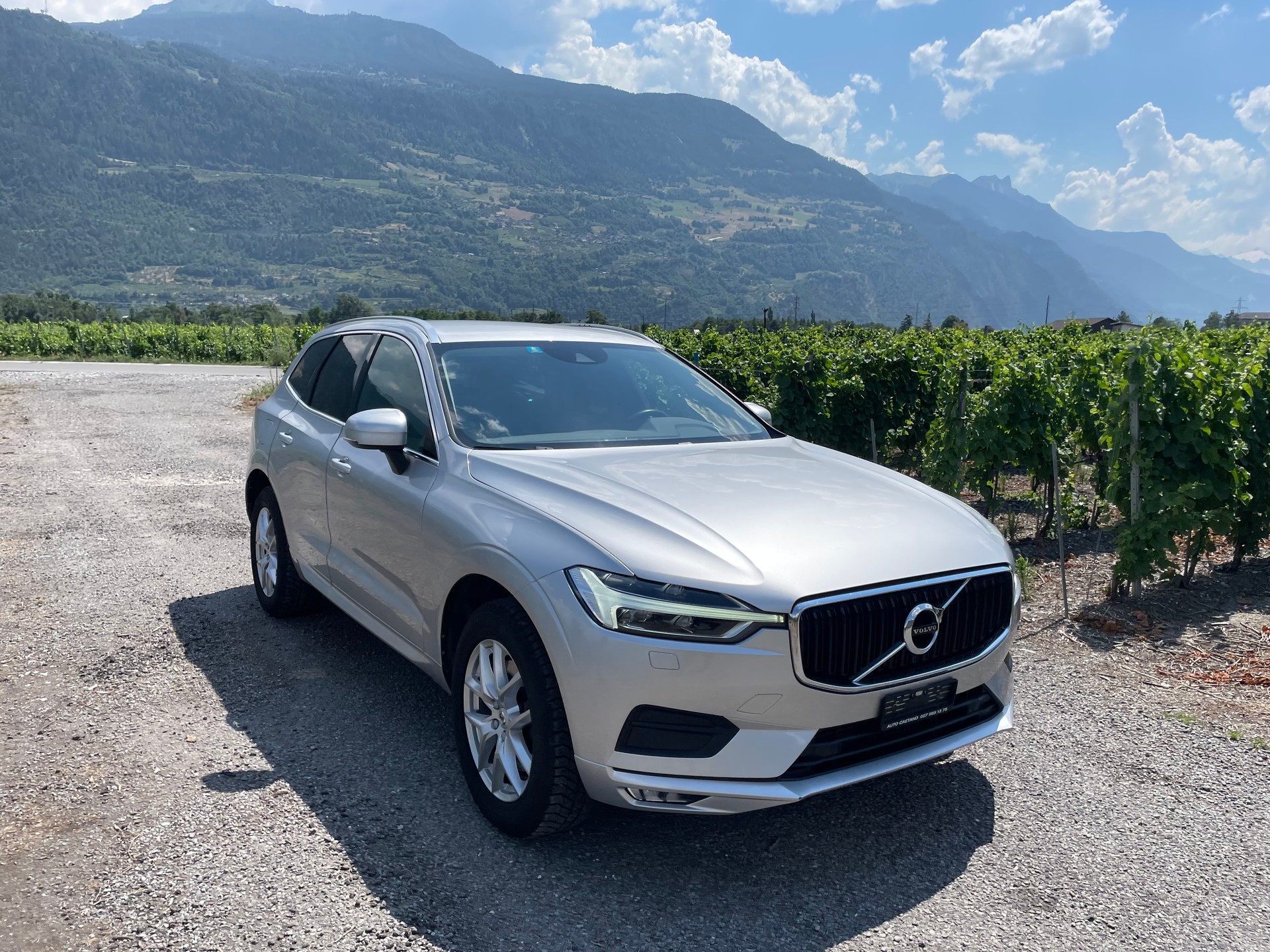 VOLVO XC60 T5 AWD Momentum Geartronic-image-2