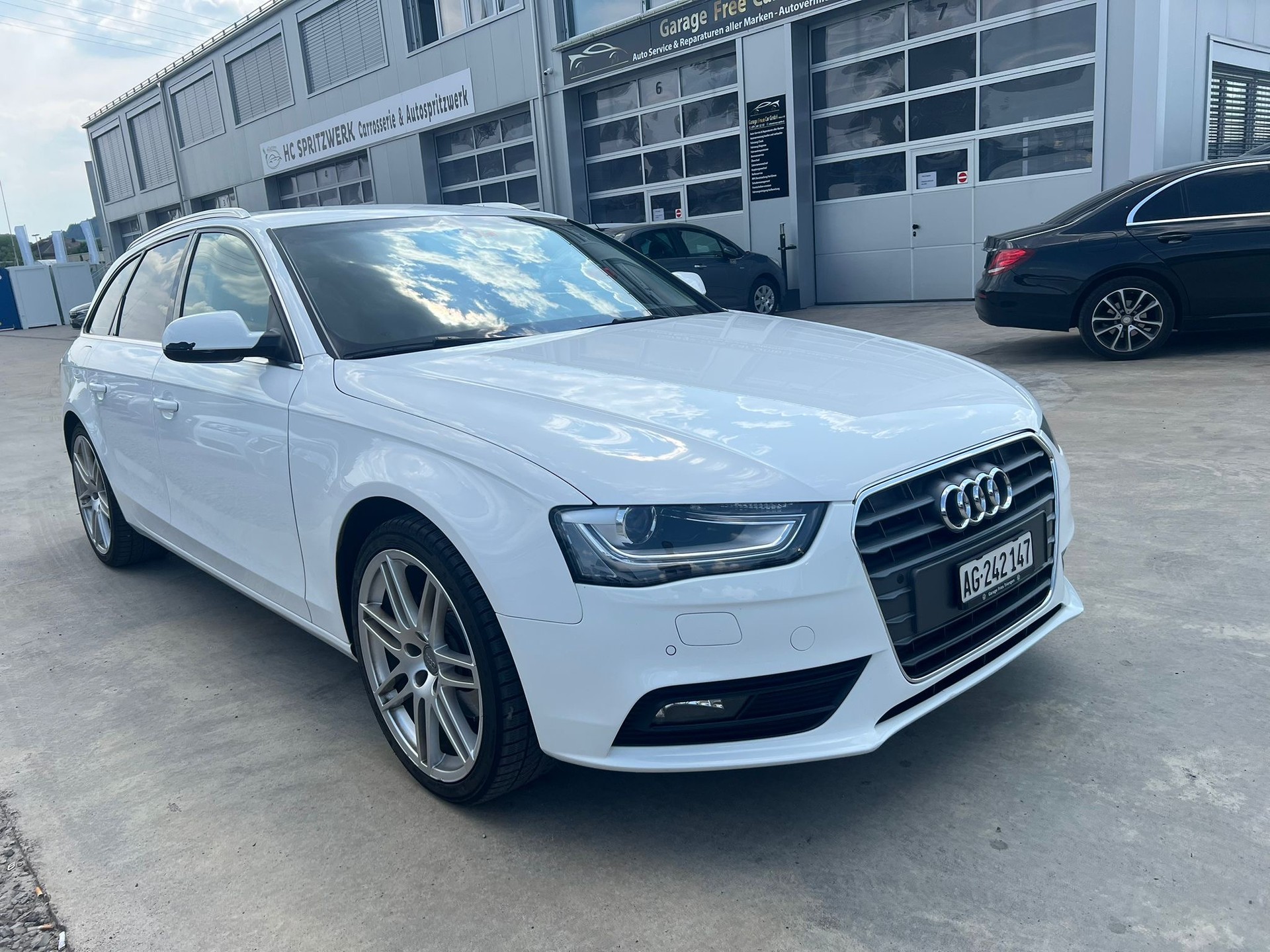 AUDI A4 Avant 1.8 TFSI multitronic-image-2