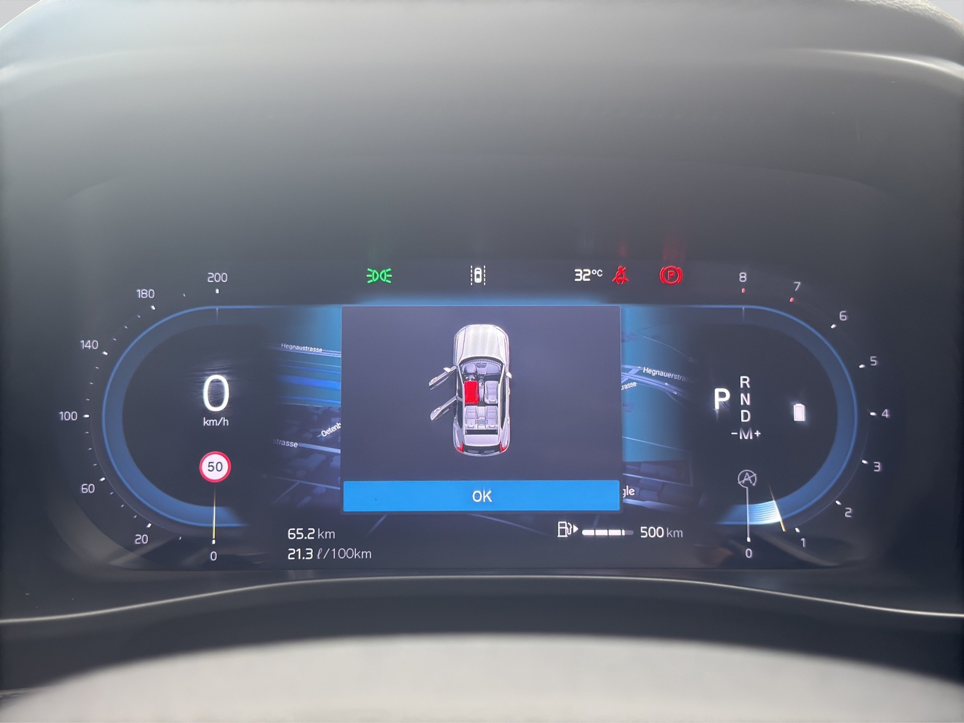 VOLVO XC40 B3 Benzin Mild Hybrid Plus Dark DCT-image-11