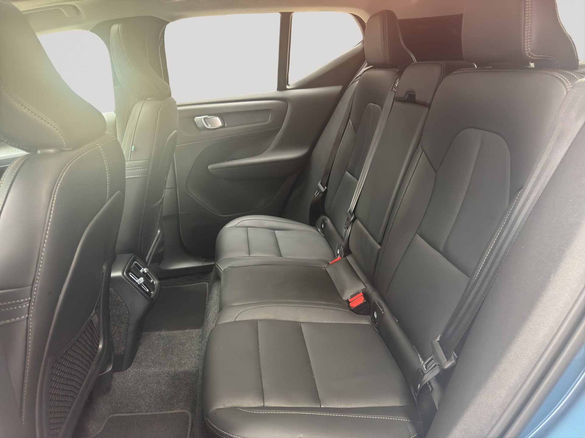 VOLVO XC40 B3 Benzin Mild Hybrid Plus Dark DCT-image-7