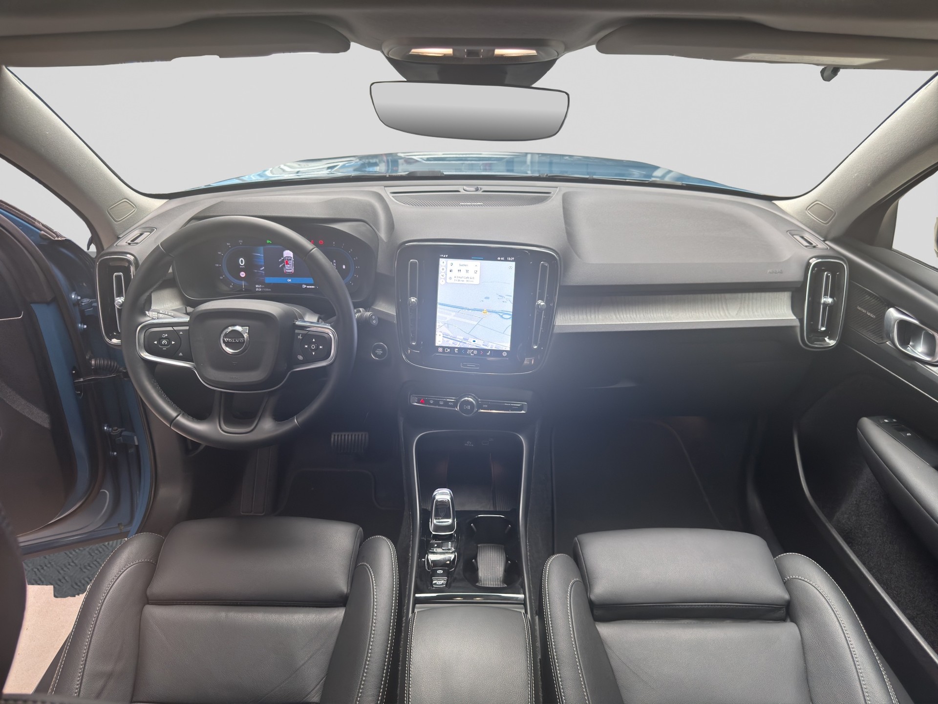 VOLVO XC40 B3 Benzin Mild Hybrid Plus Dark DCT-image-14