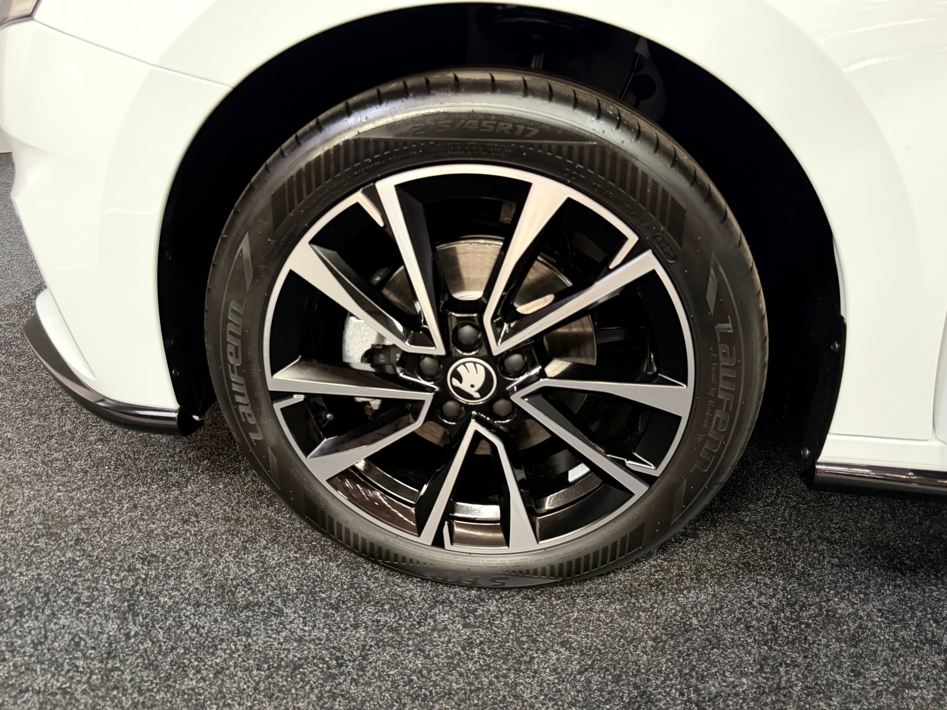 SKODA Fabia 1.0 TSI Monte Carlo DSG-image-12