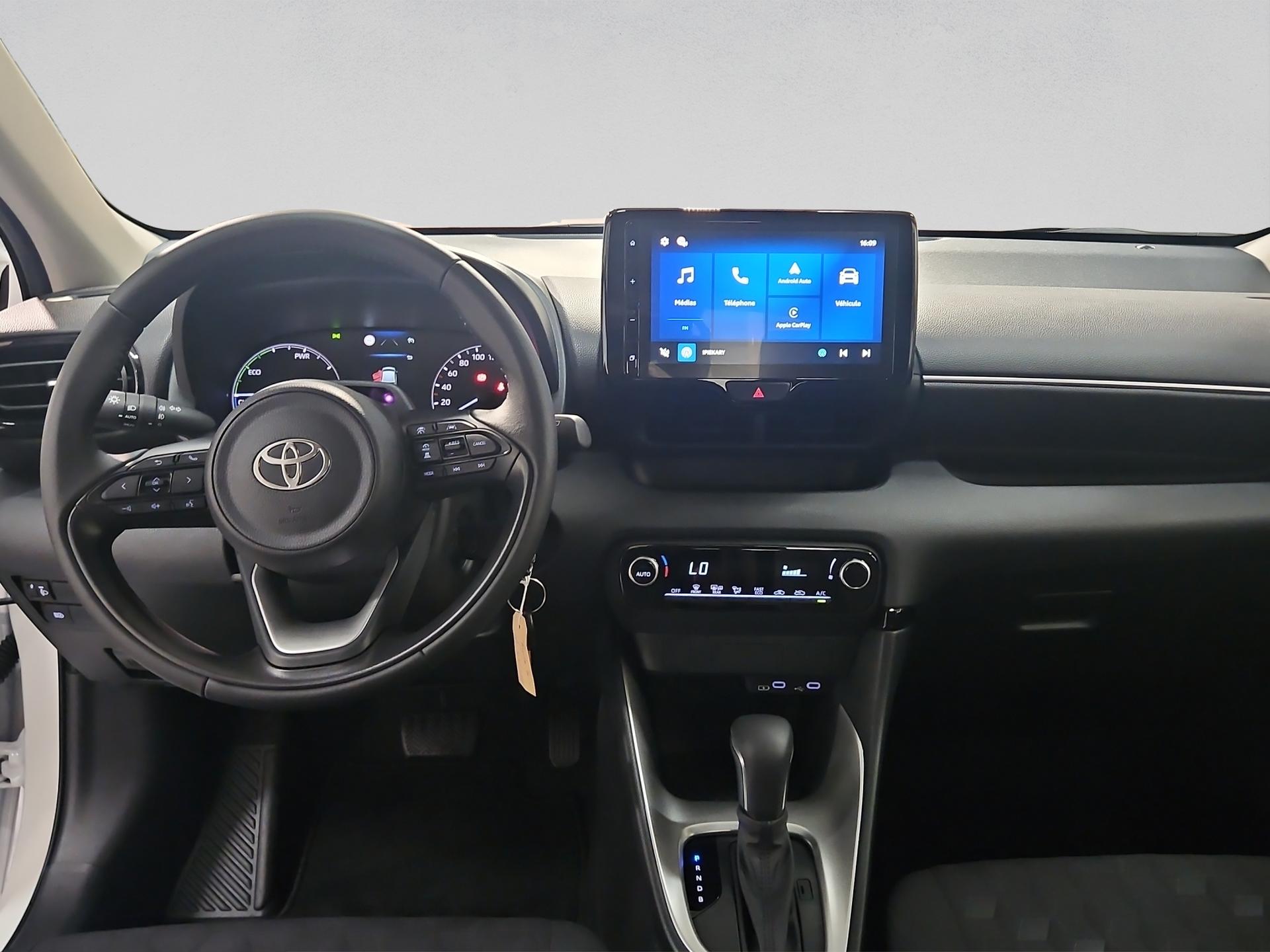 TOYOTA Yaris 1.5 Comfort e-CVT-image-13