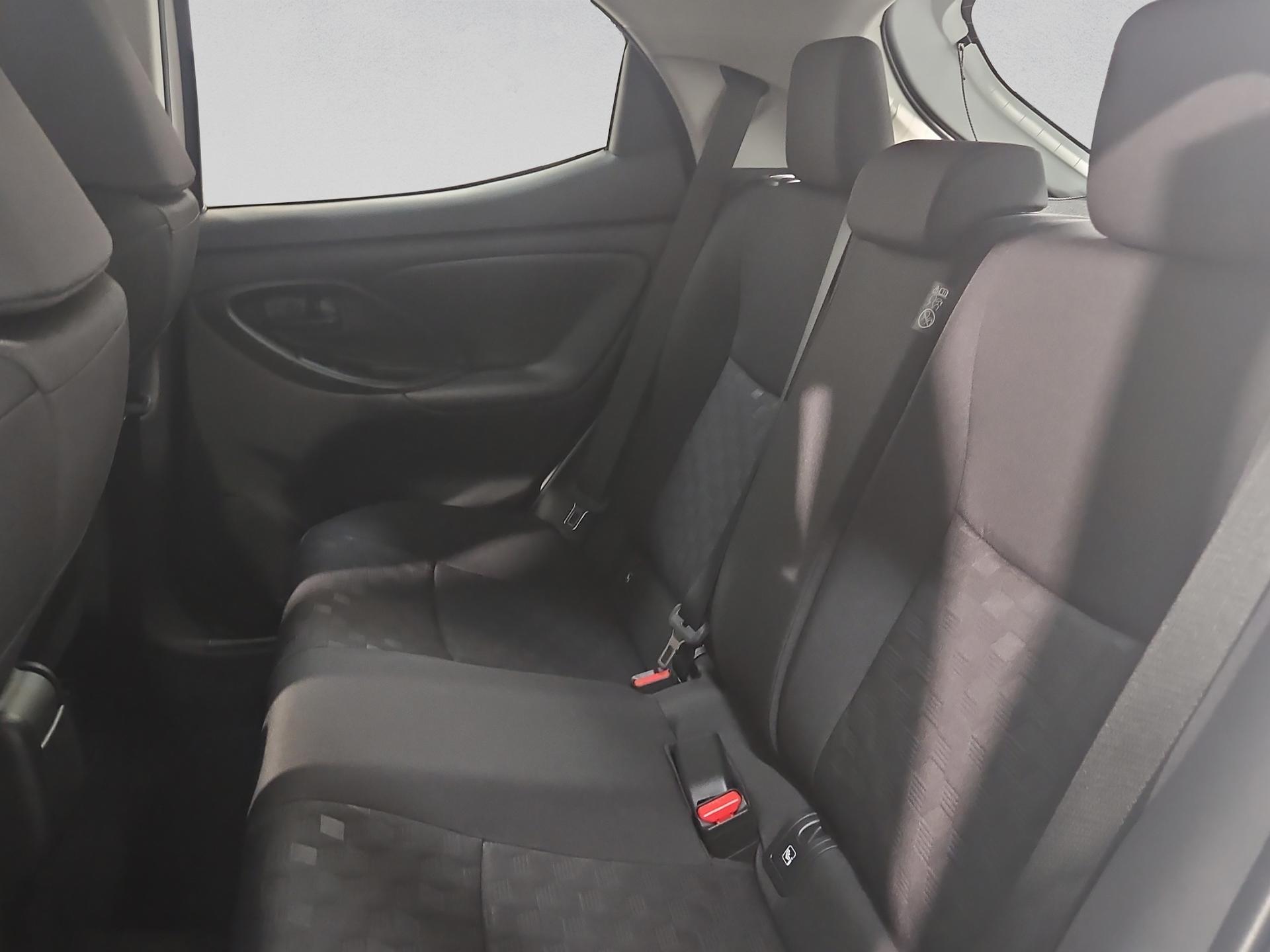 TOYOTA Yaris 1.5 Comfort e-CVT-image-14