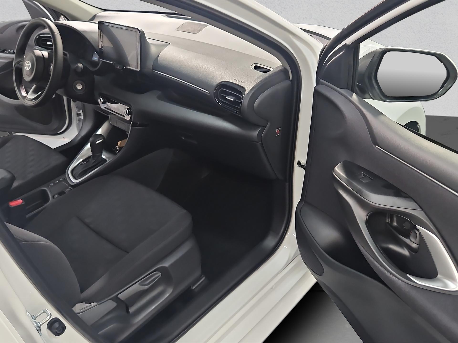 TOYOTA Yaris 1.5 Comfort e-CVT-image-20