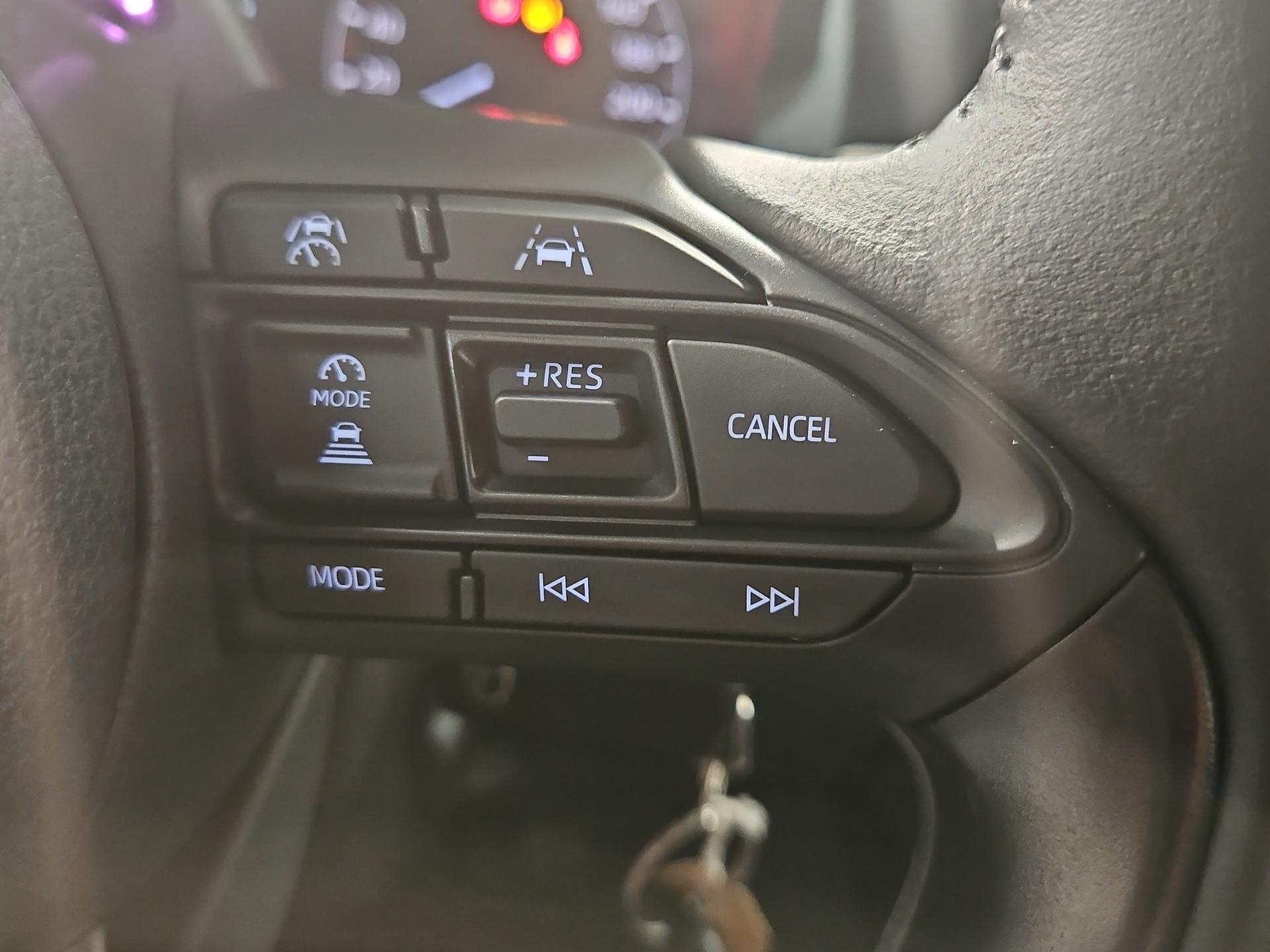 TOYOTA Yaris 1.5 Comfort e-CVT-image-19