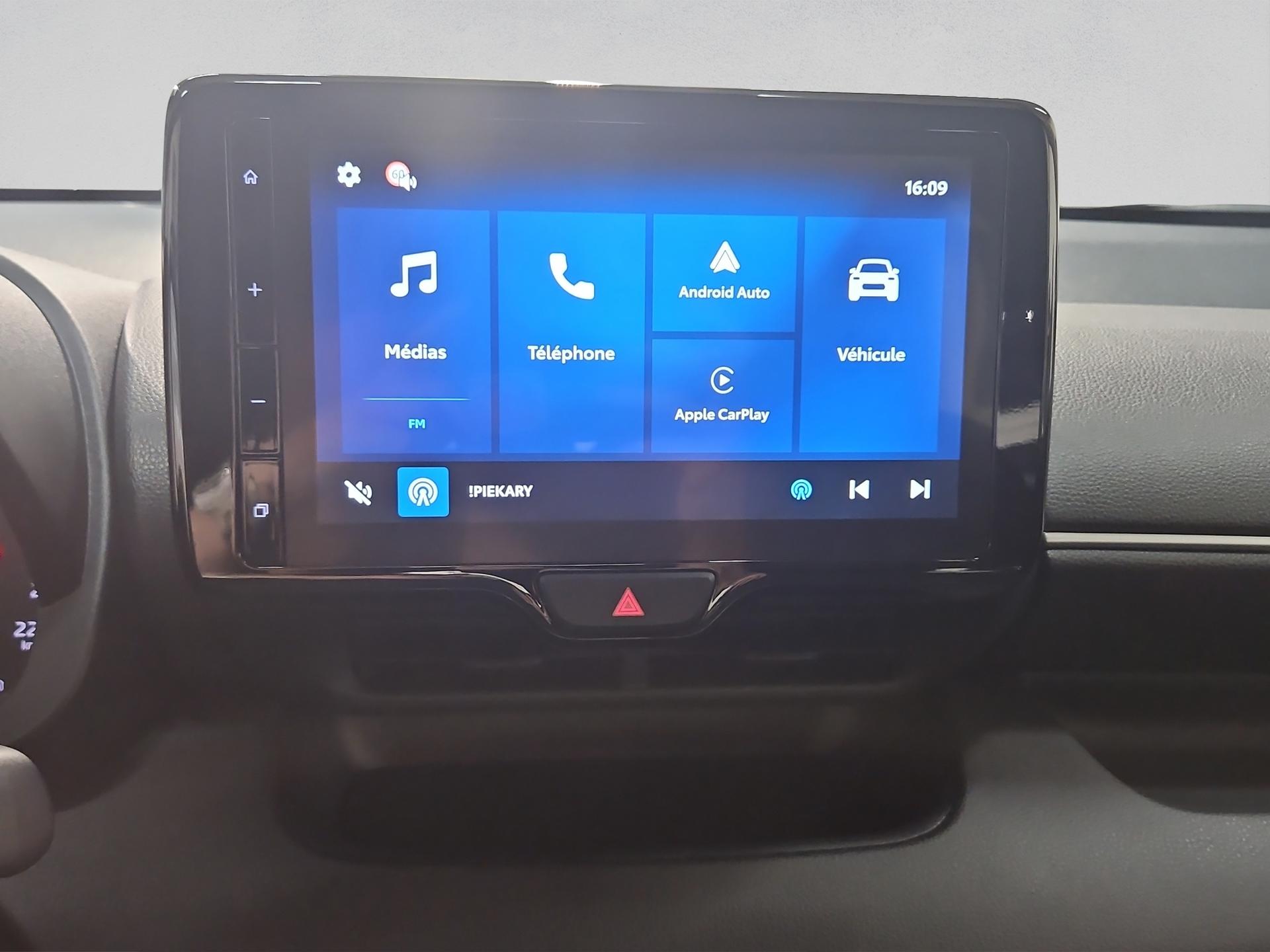 TOYOTA Yaris 1.5 Comfort e-CVT-image-12