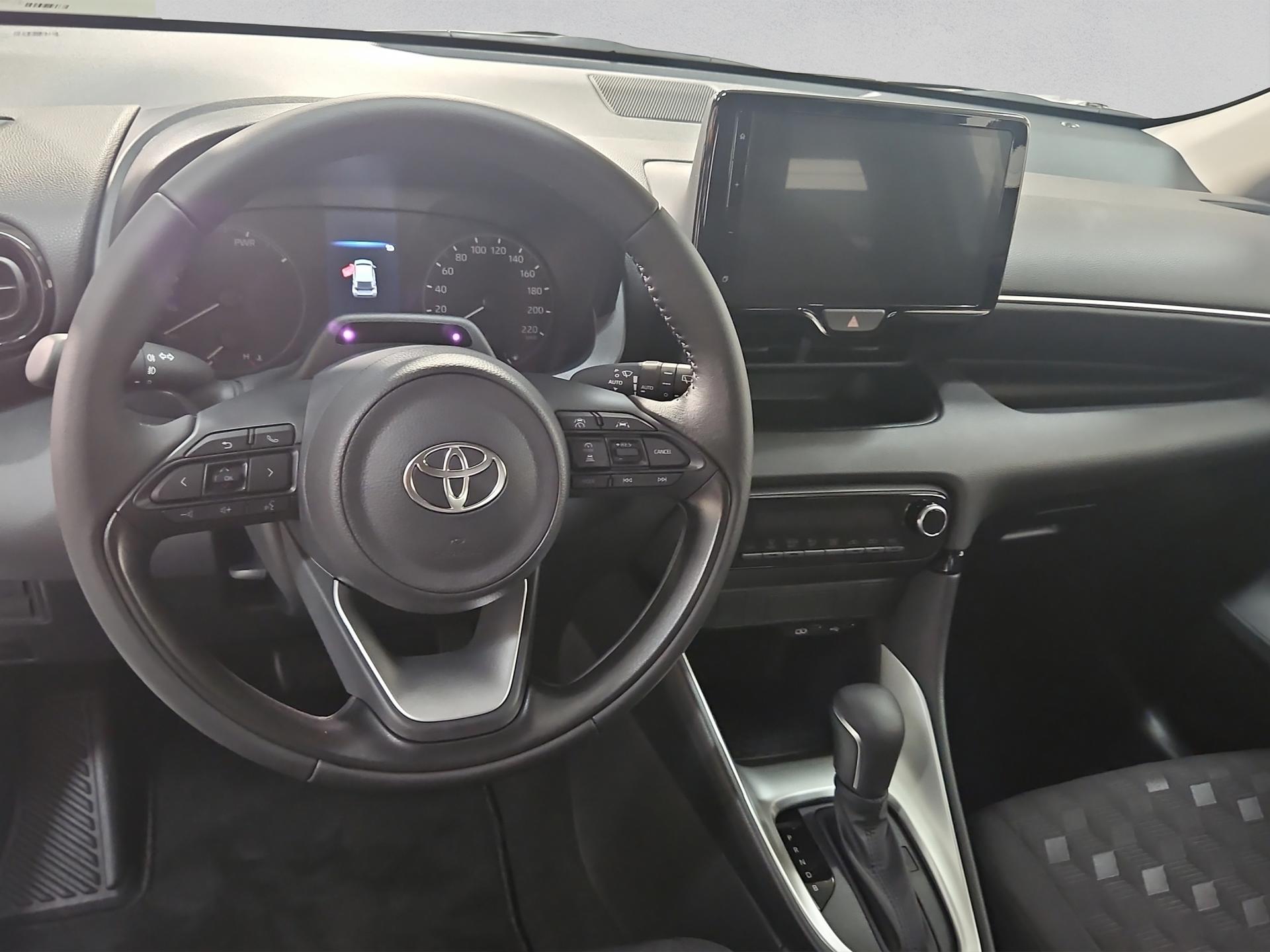 TOYOTA Yaris 1.5 Comfort e-CVT-image-9