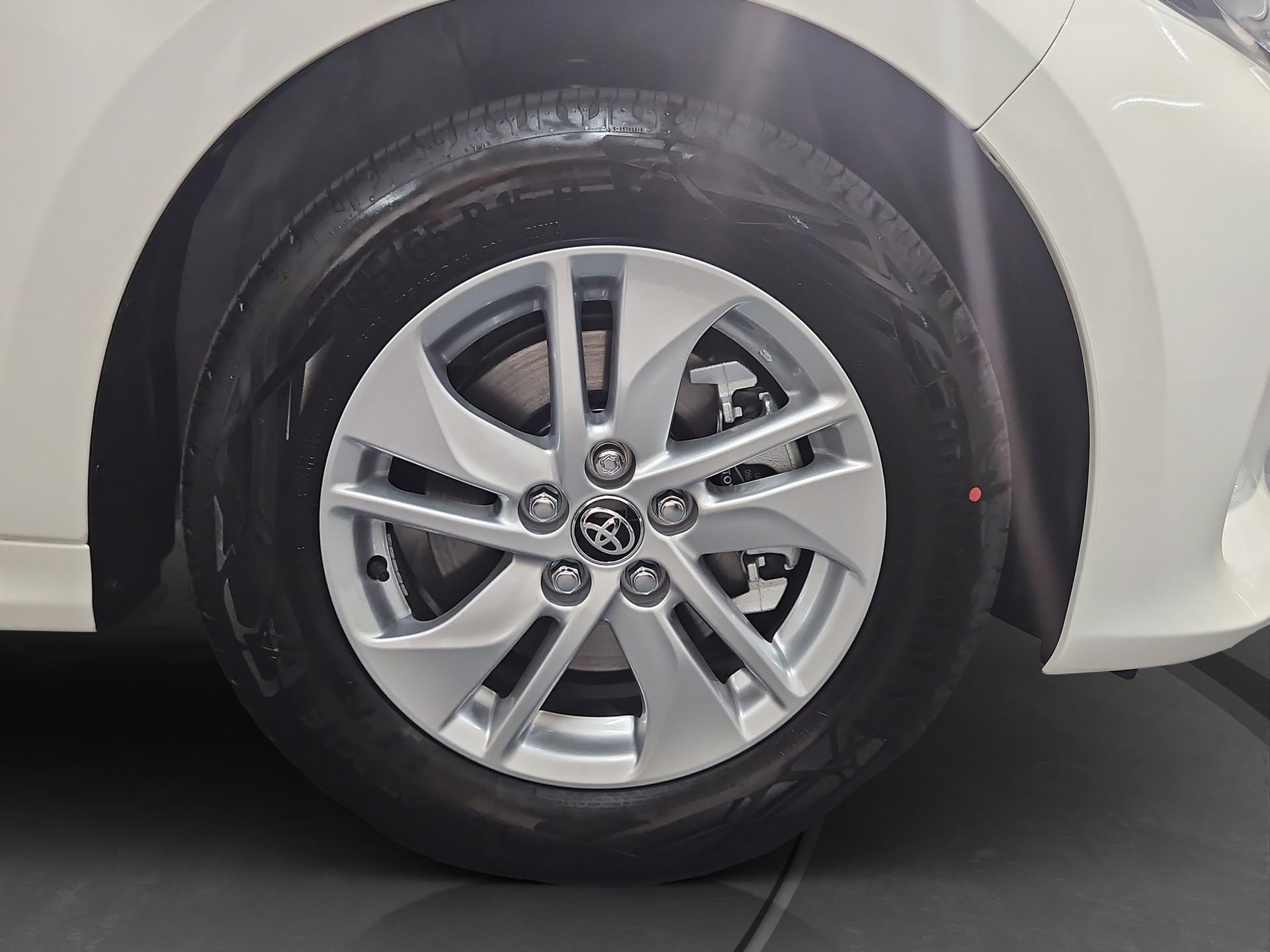 TOYOTA Yaris 1.5 Comfort e-CVT-image-16