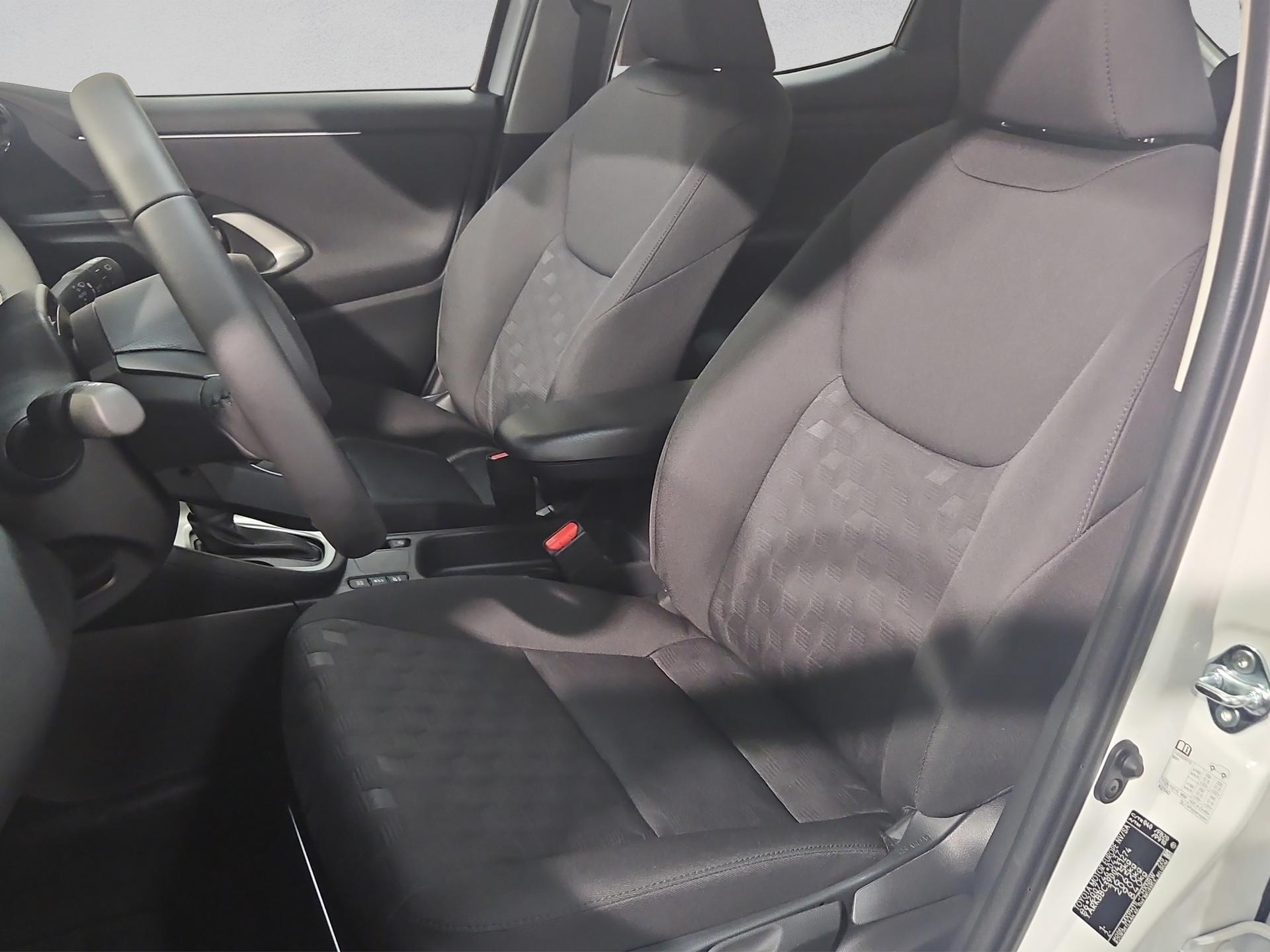 TOYOTA Yaris 1.5 Comfort e-CVT-image-8