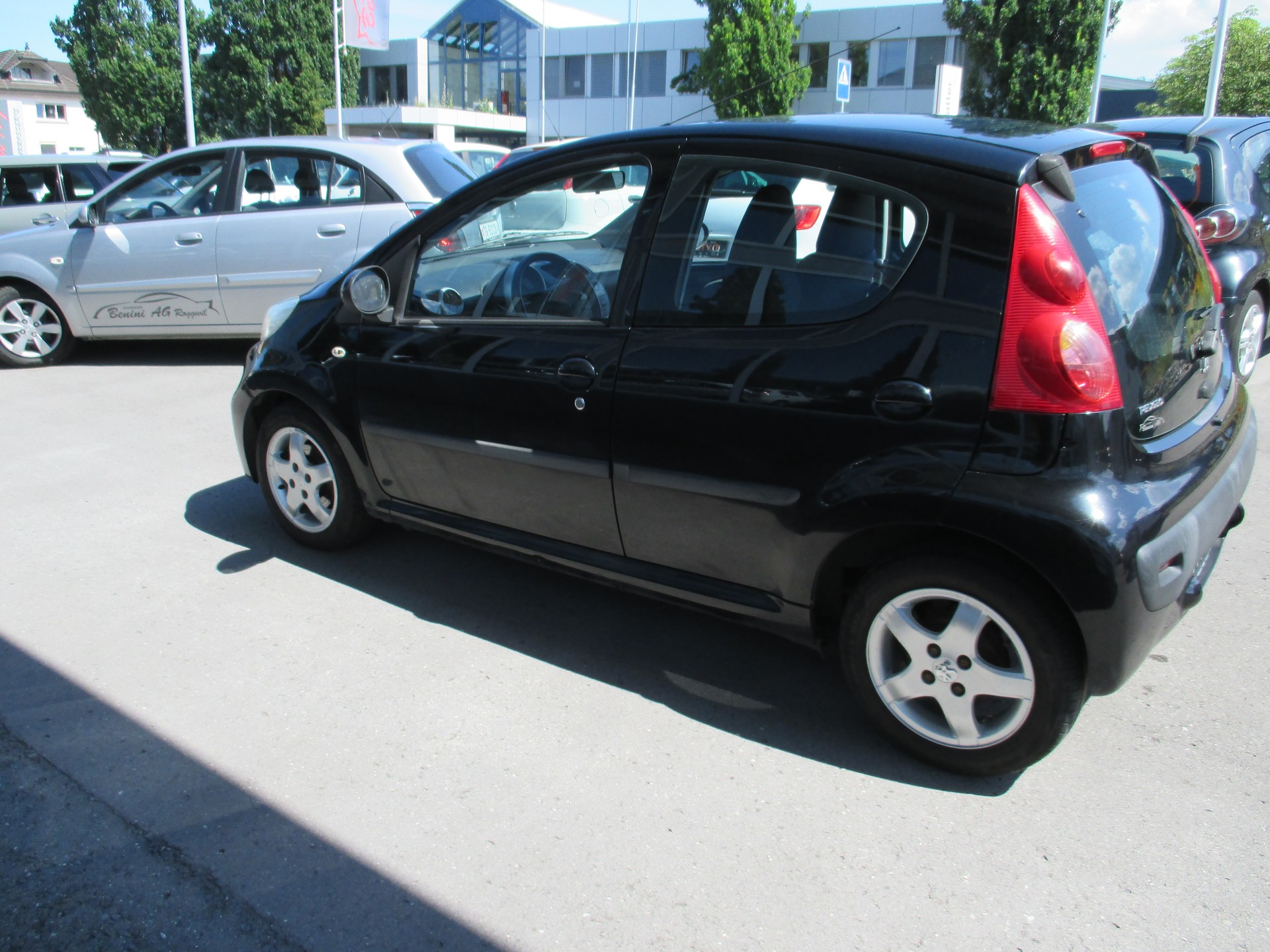 PEUGEOT 107 1.0 Black&Silver-image-7