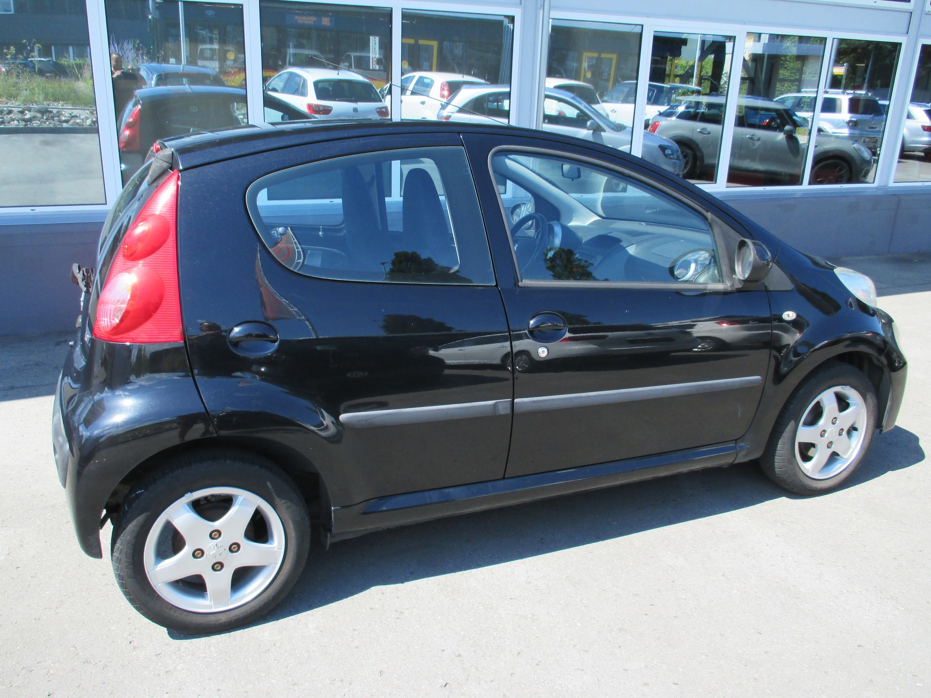 PEUGEOT 107 1.0 Black&Silver-image-3