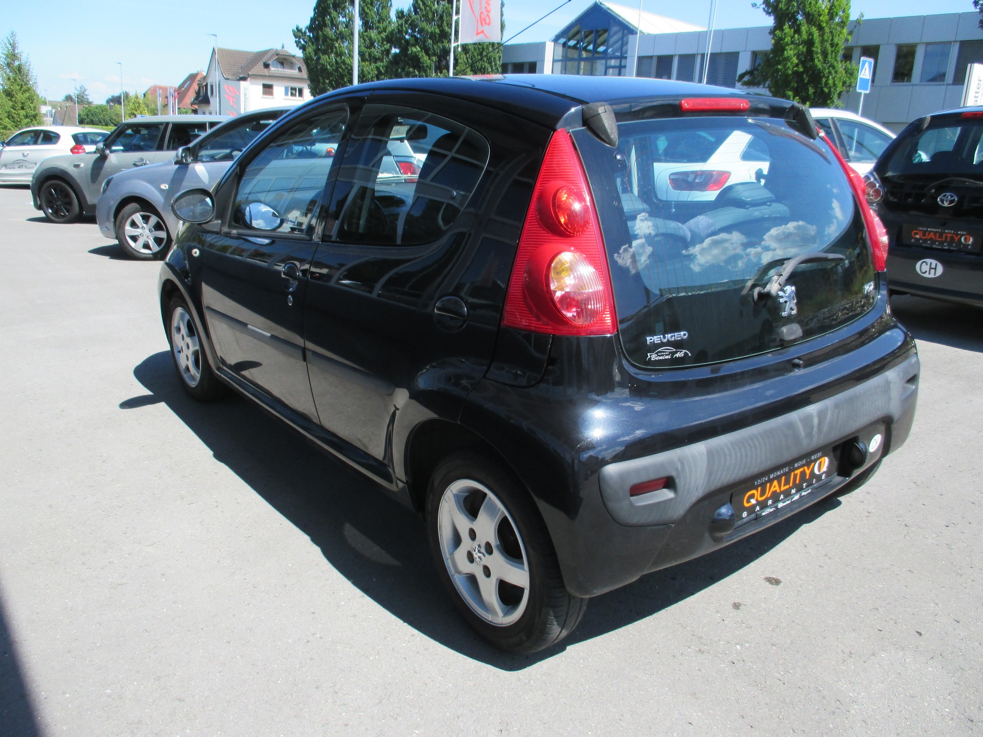 PEUGEOT 107 1.0 Black&Silver-image-6