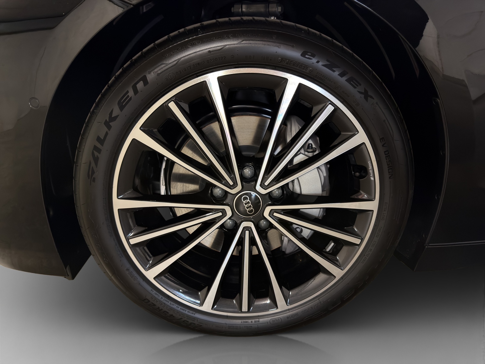 AUDI A6 Sportback e-tron quattro-image-15