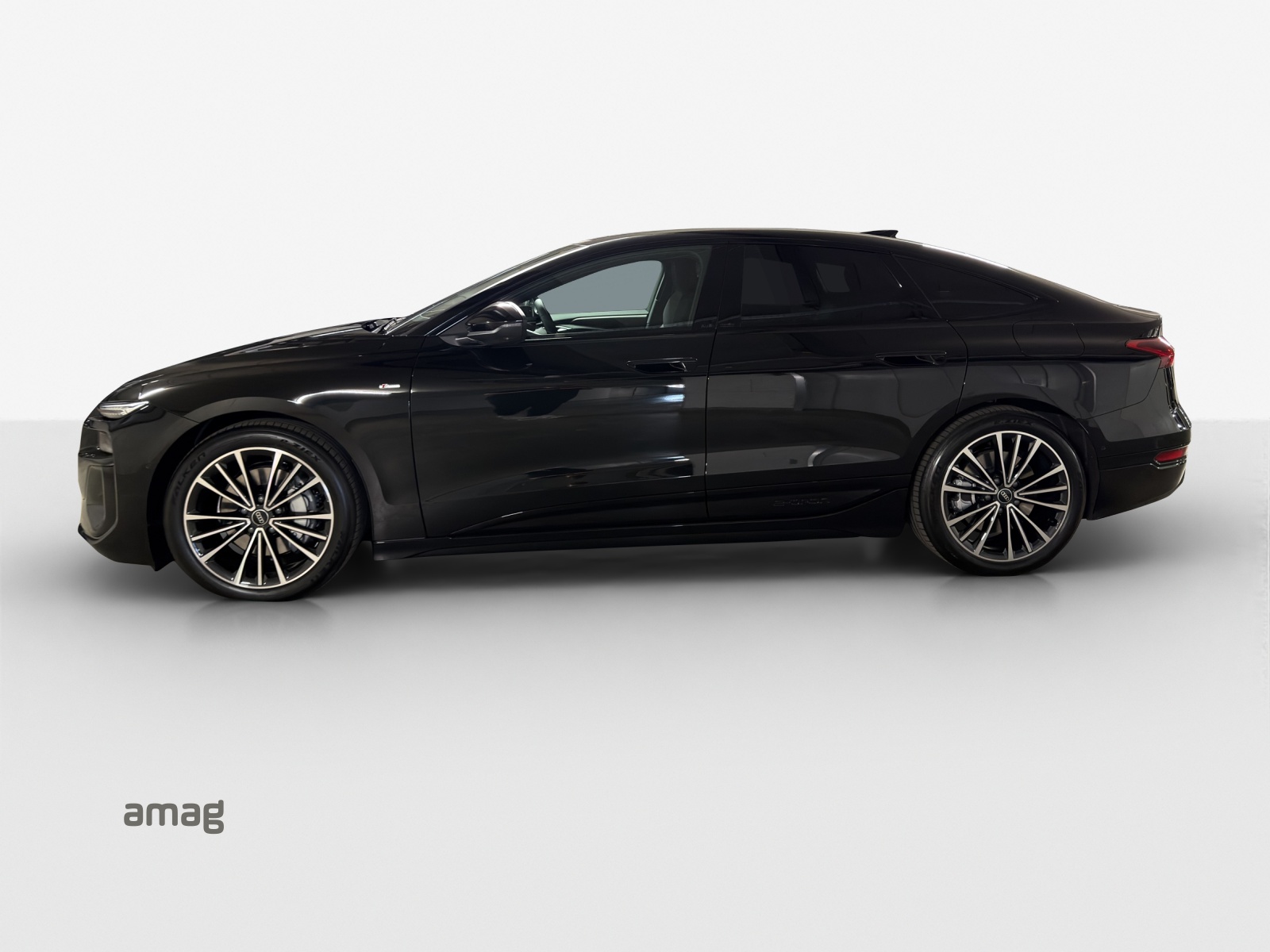 AUDI A6 Sportback e-tron quattro-showroom-element-1