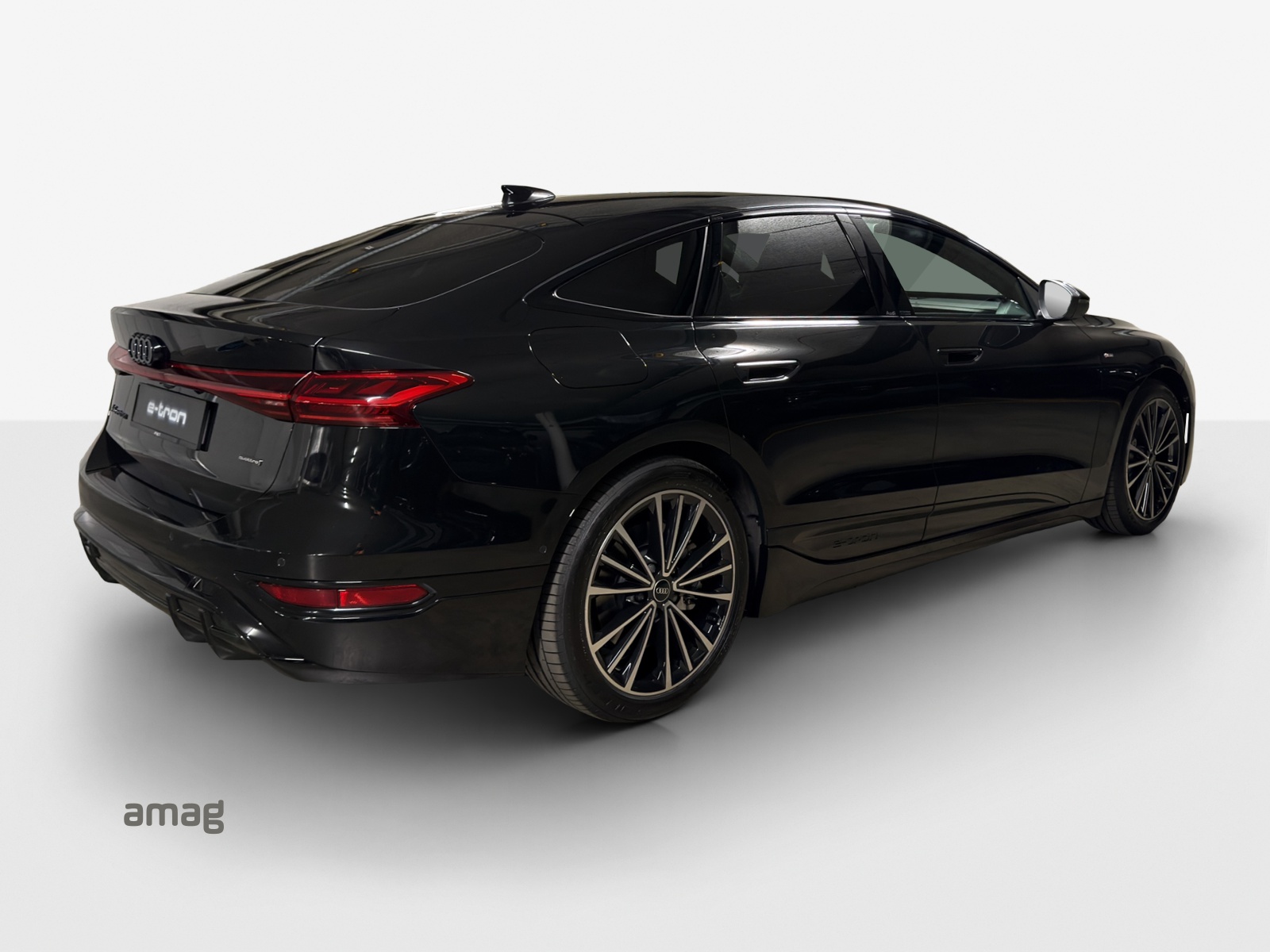 AUDI A6 Sportback e-tron quattro-image-4