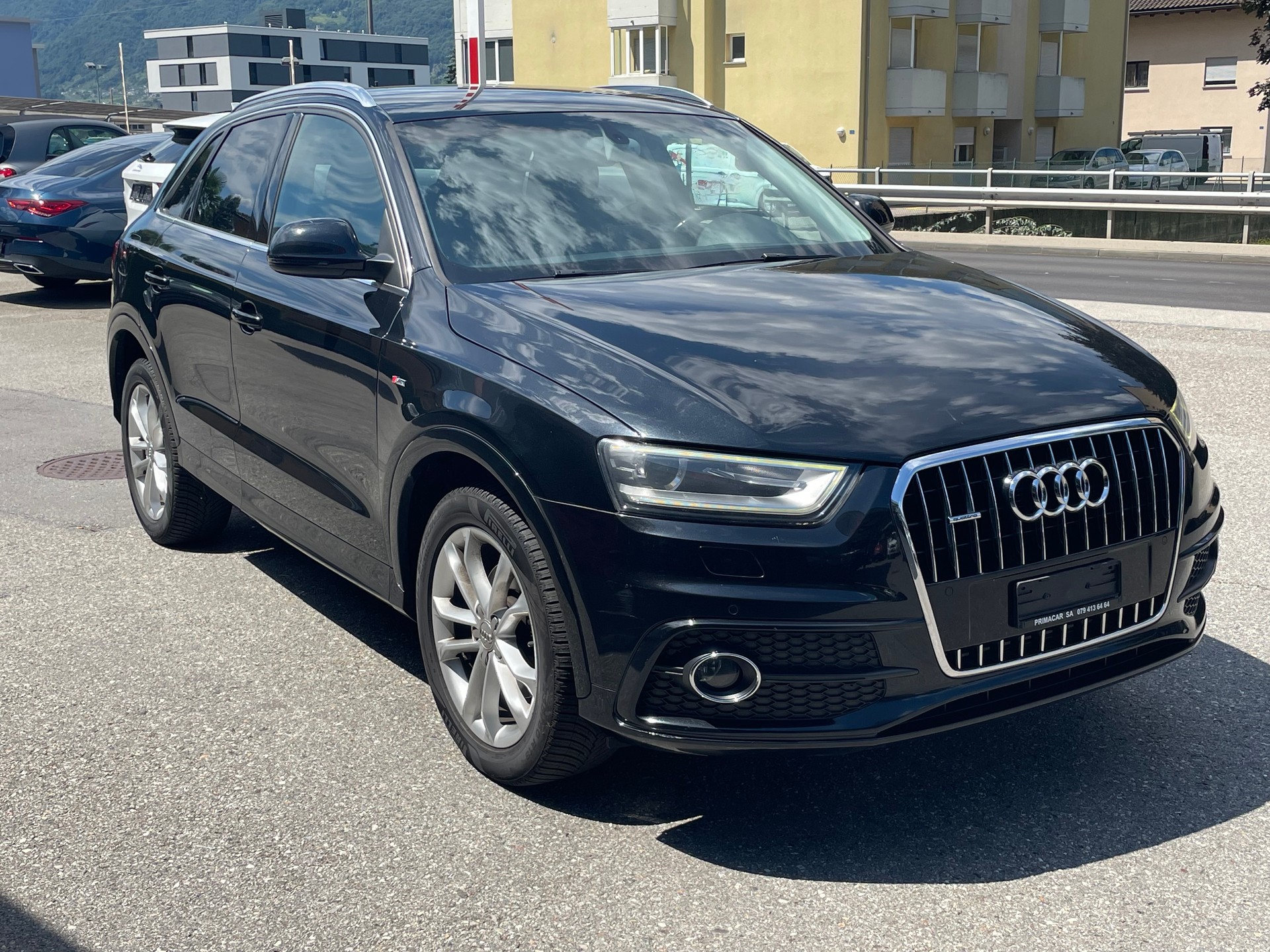 AUDI Q3 2.0 TDI quattro S-tronic-image-12