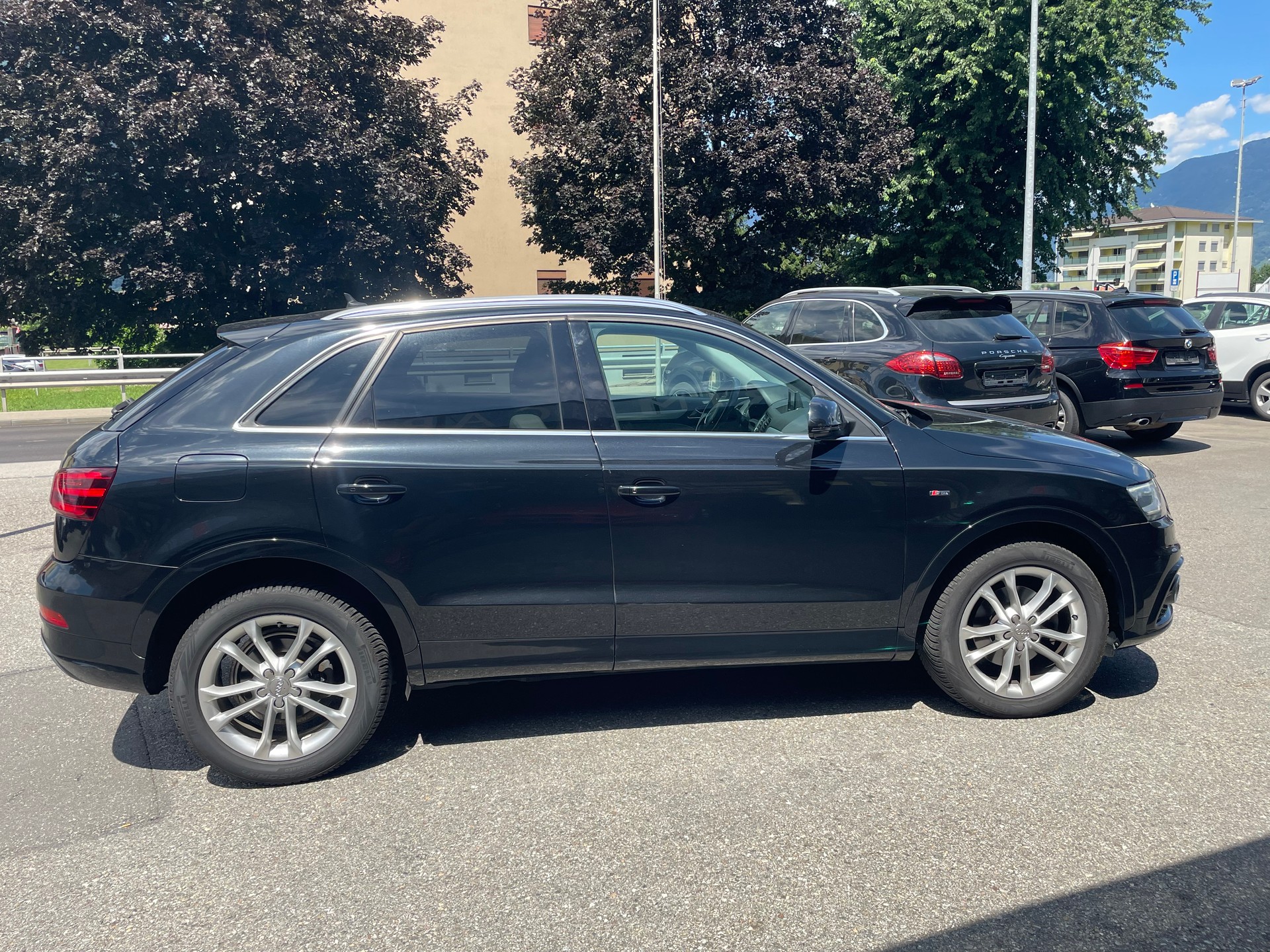 AUDI Q3 2.0 TDI quattro S-tronic-image-9