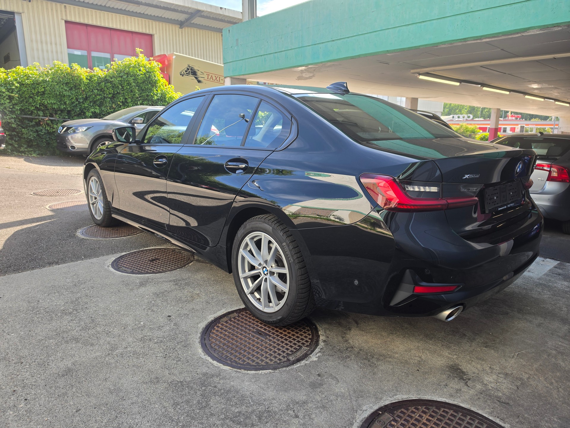 BMW 320i xDrive Steptronic-image-5