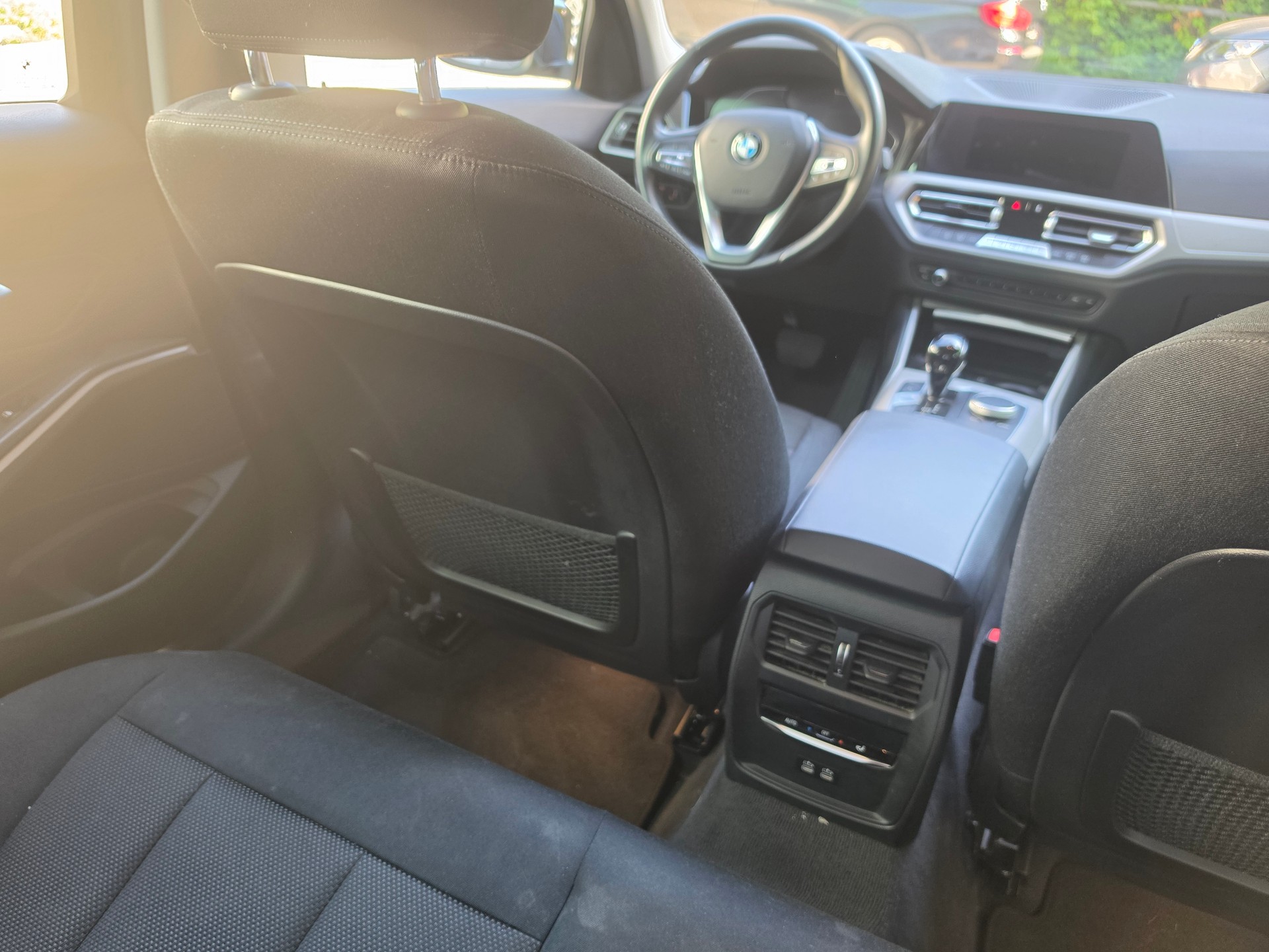 BMW 320i xDrive Steptronic-image-12