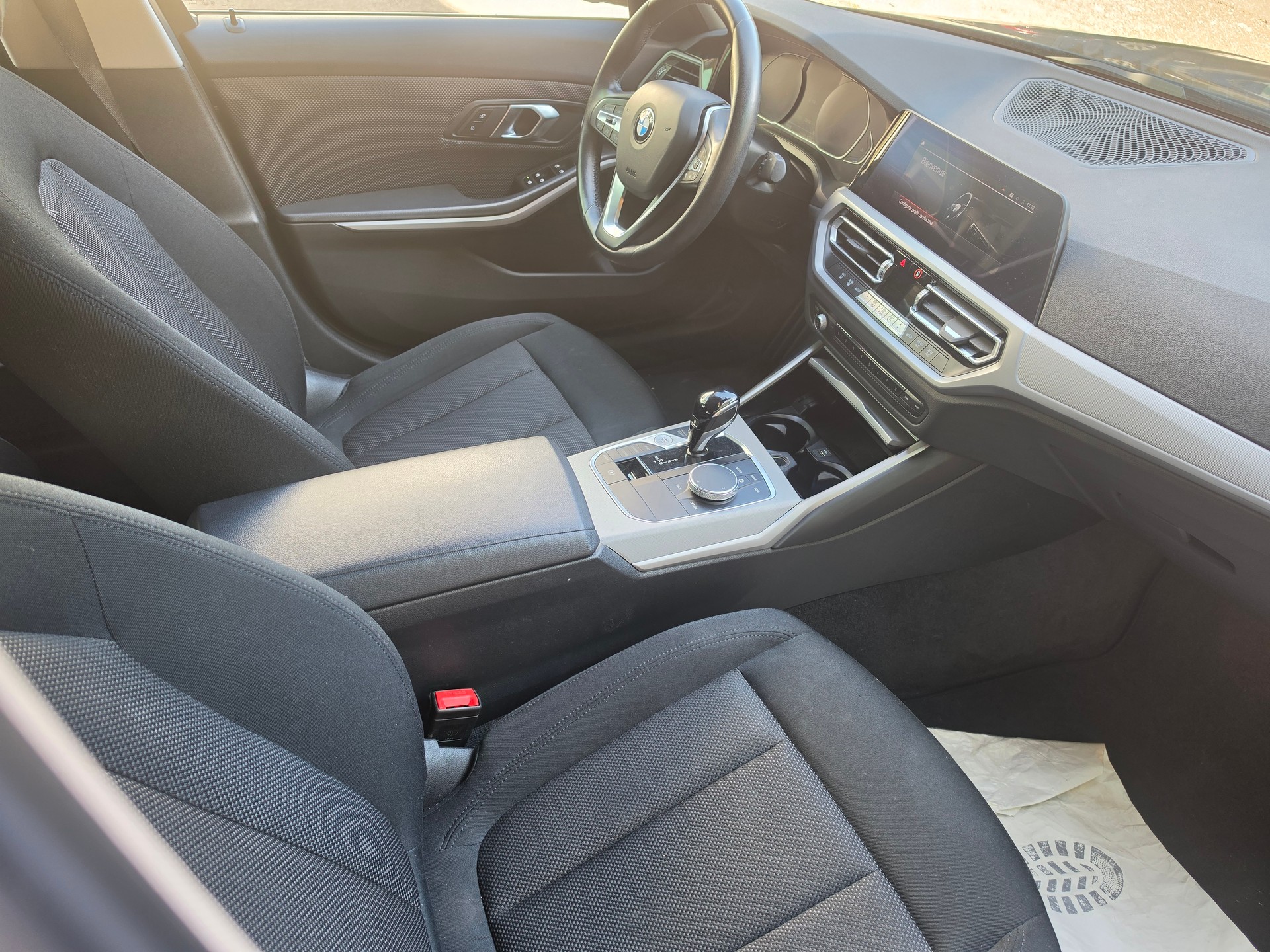 BMW 320i xDrive Steptronic-image-13