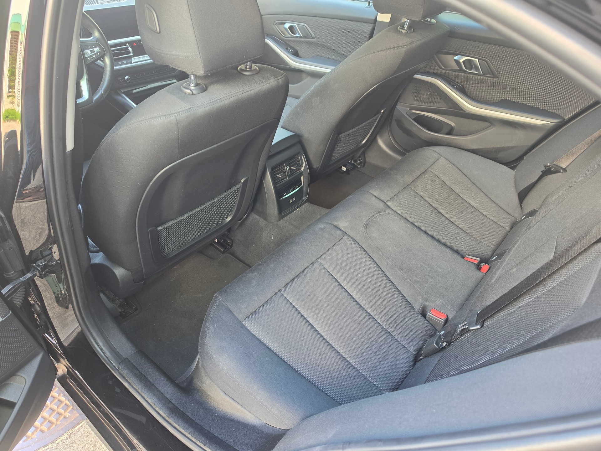 BMW 320i xDrive Steptronic-image-10