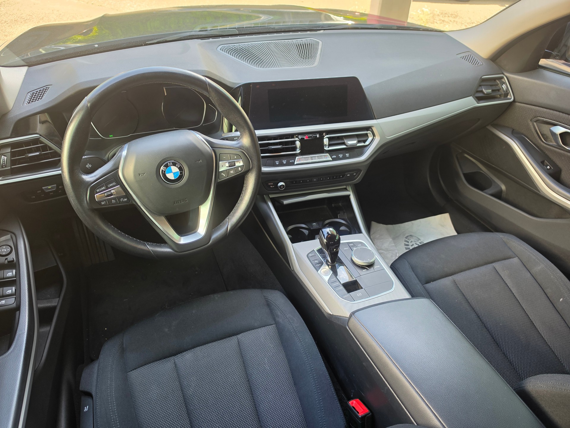 BMW 320i xDrive Steptronic-image-9