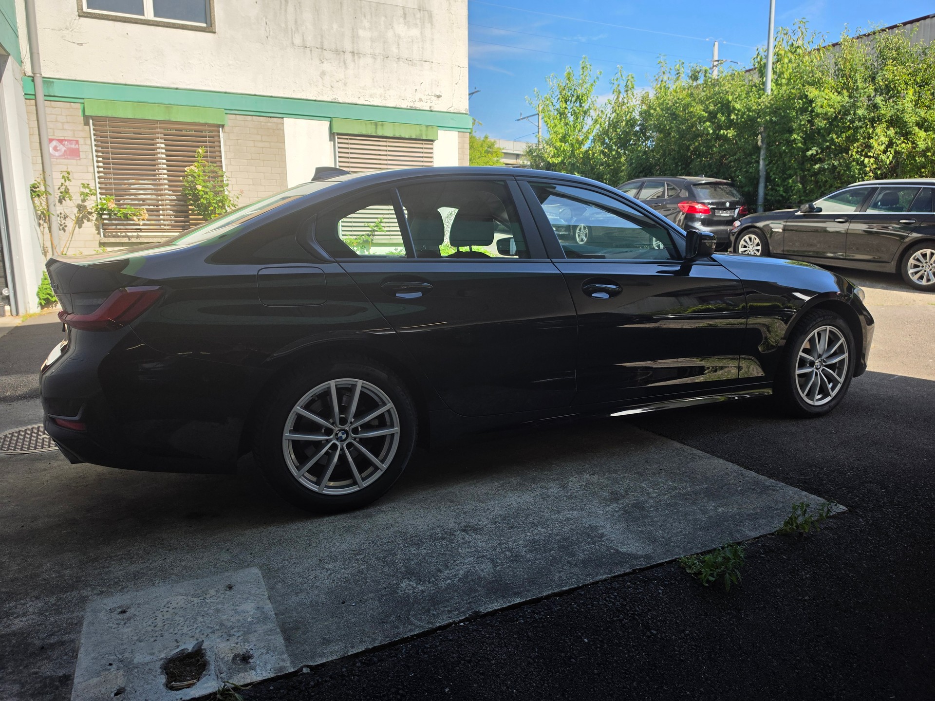 BMW 320i xDrive Steptronic-image-4