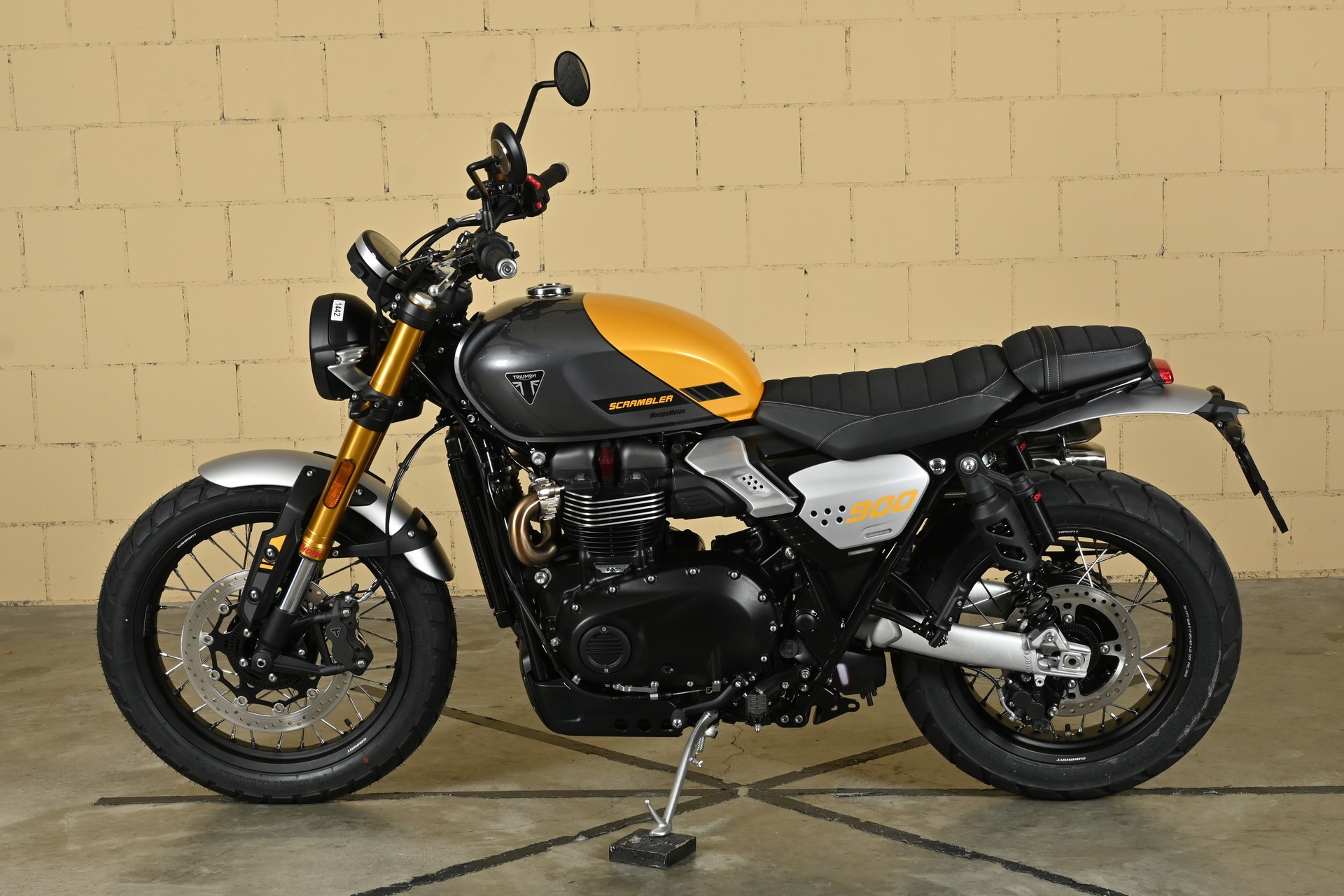 TRIUMPH Scrambler 900-showroom-element-3