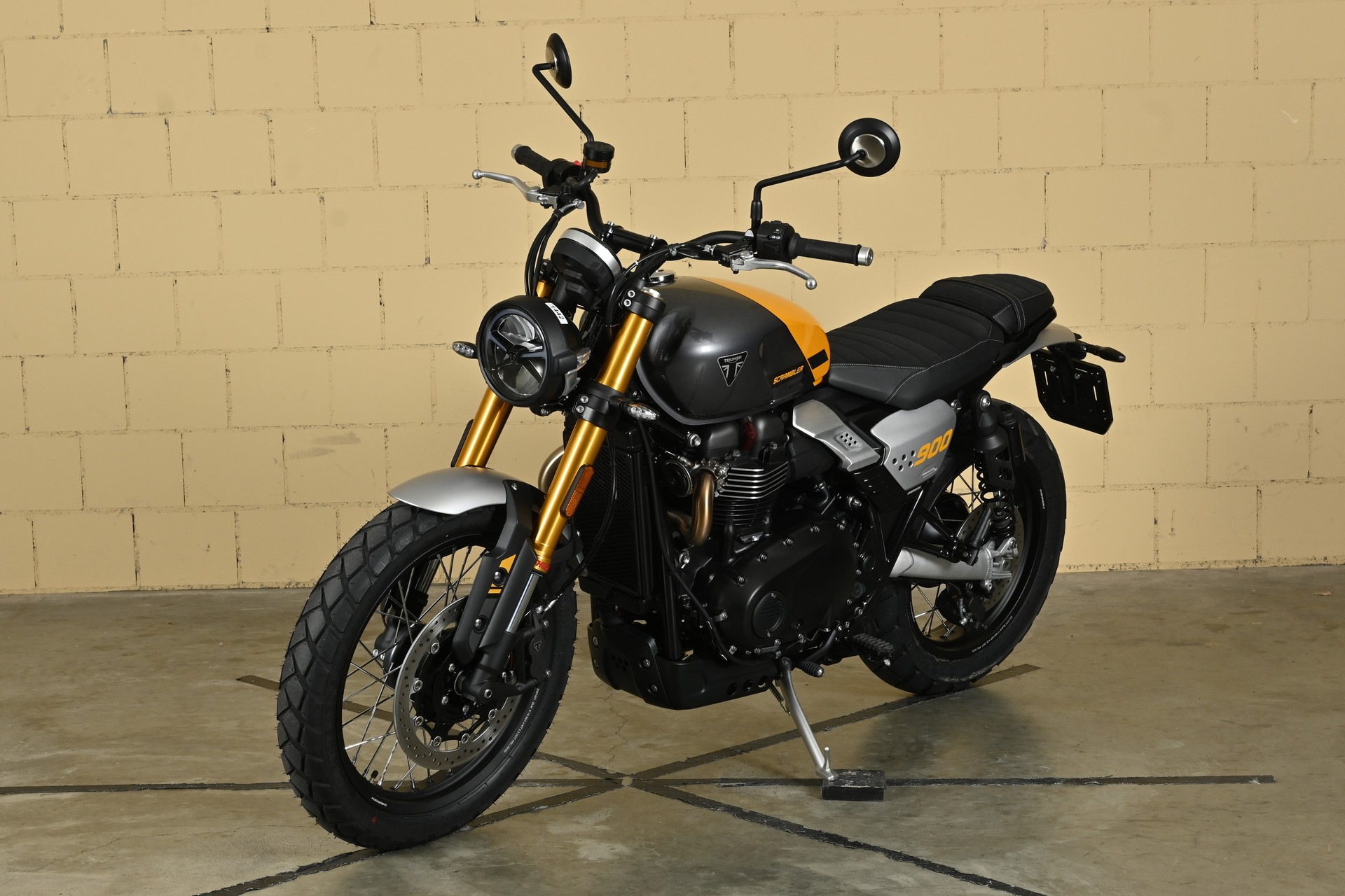TRIUMPH Scrambler 900-showroom-element-2