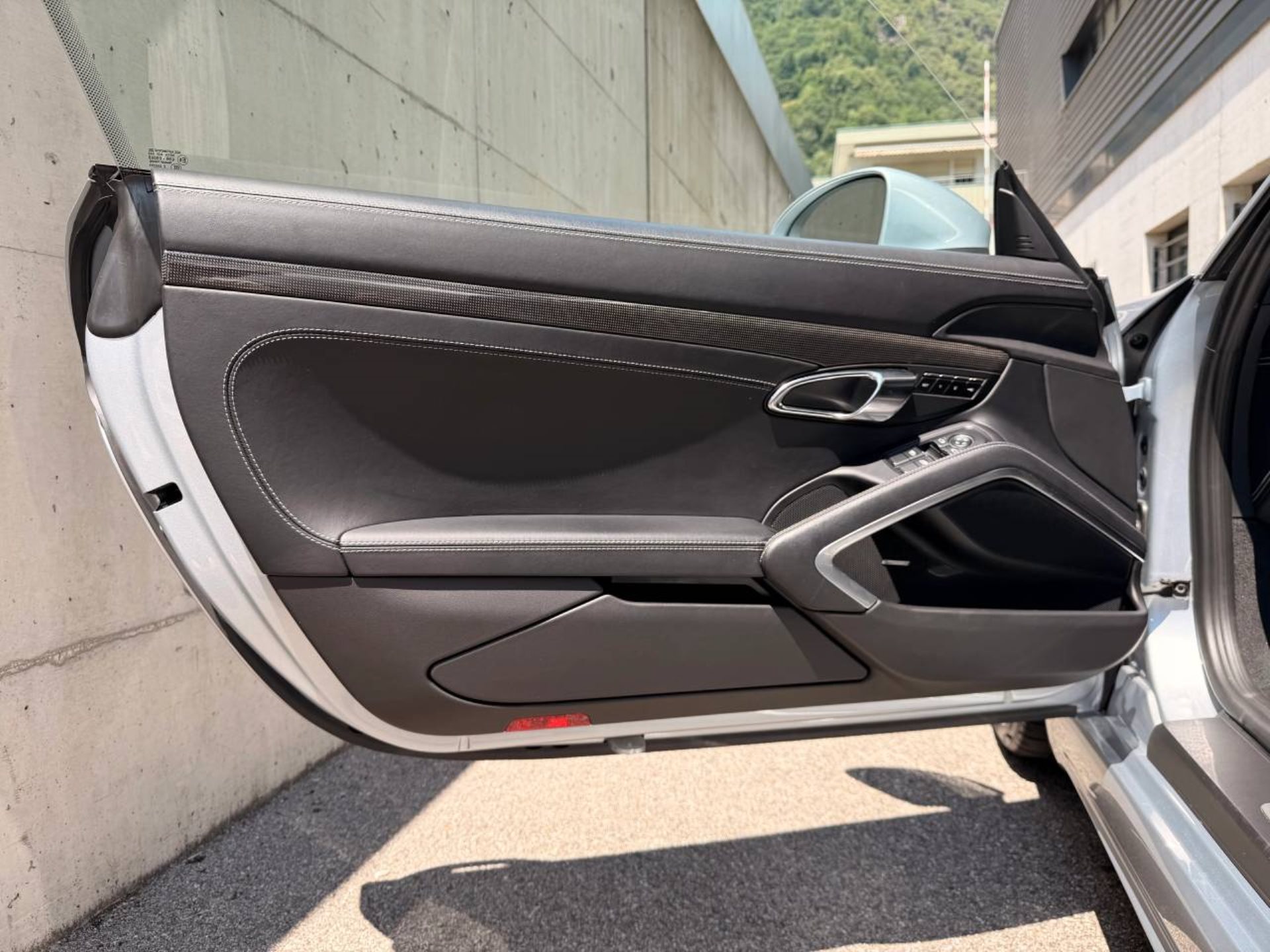 PORSCHE 718 Cayman S-image-20