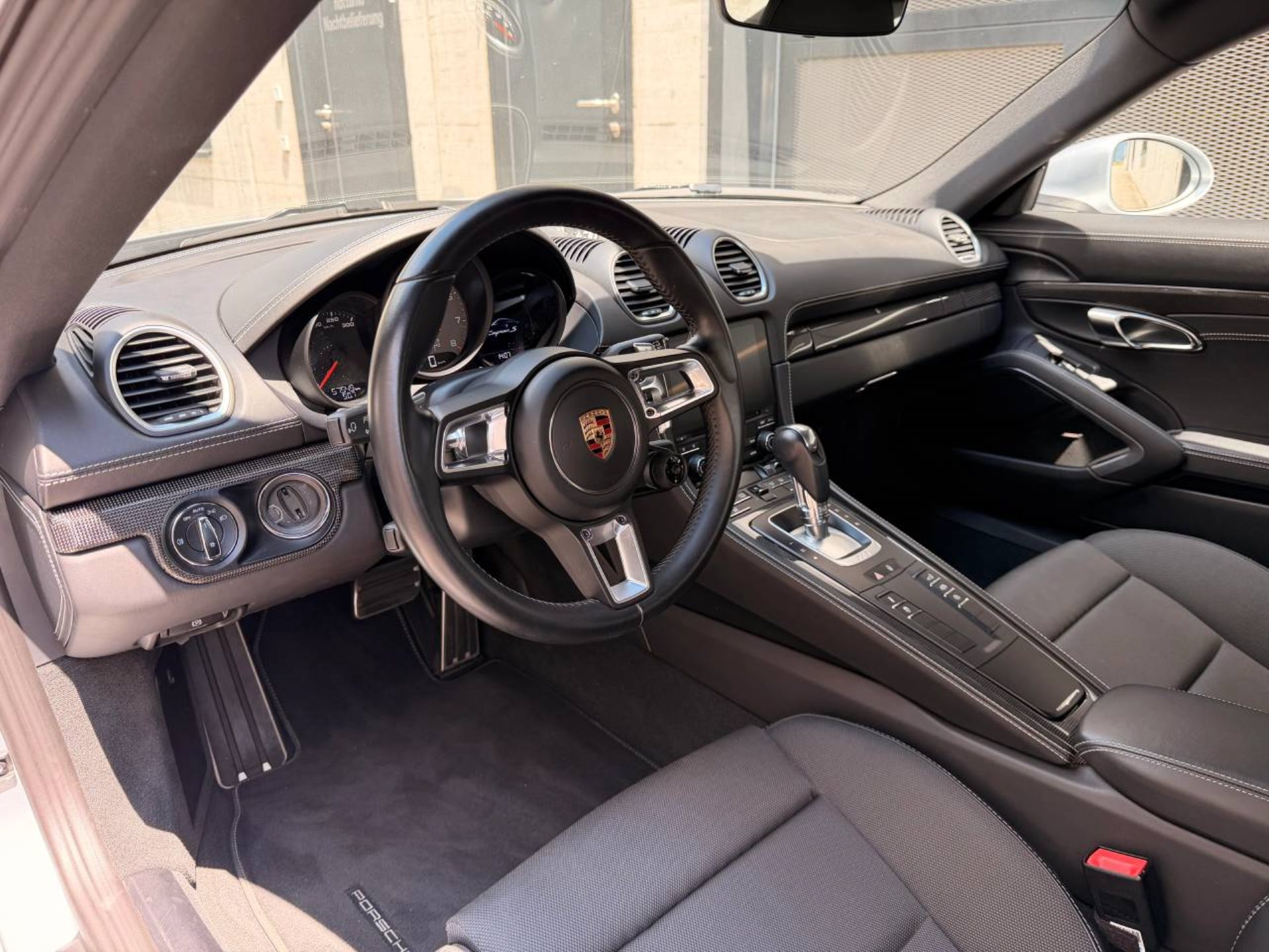 PORSCHE 718 Cayman S-showroom-element-3