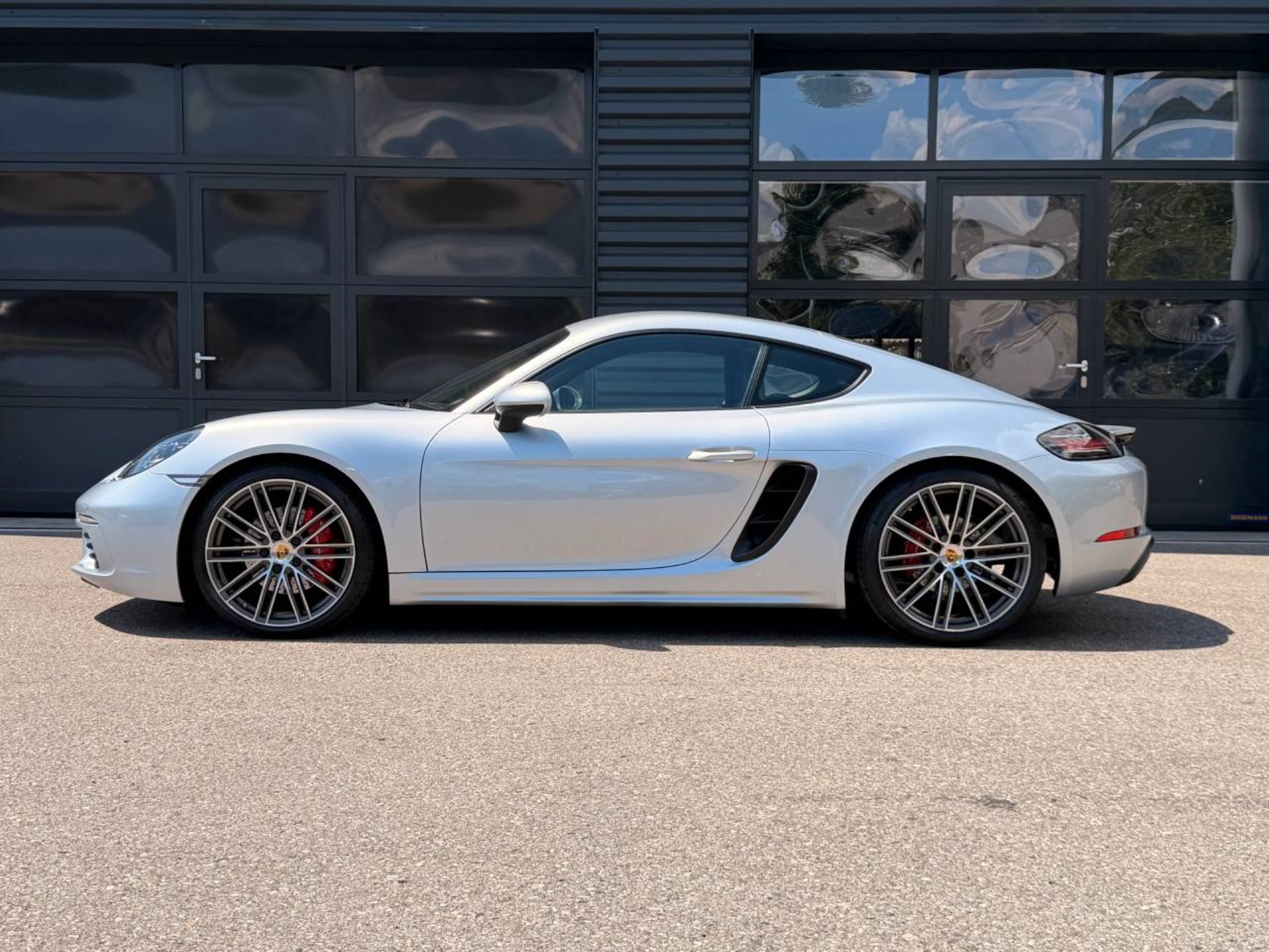PORSCHE 718 Cayman S-showroom-element-1