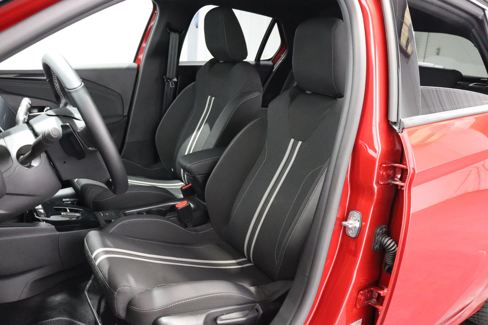 OPEL Corsa 1.2 T GS-image-4