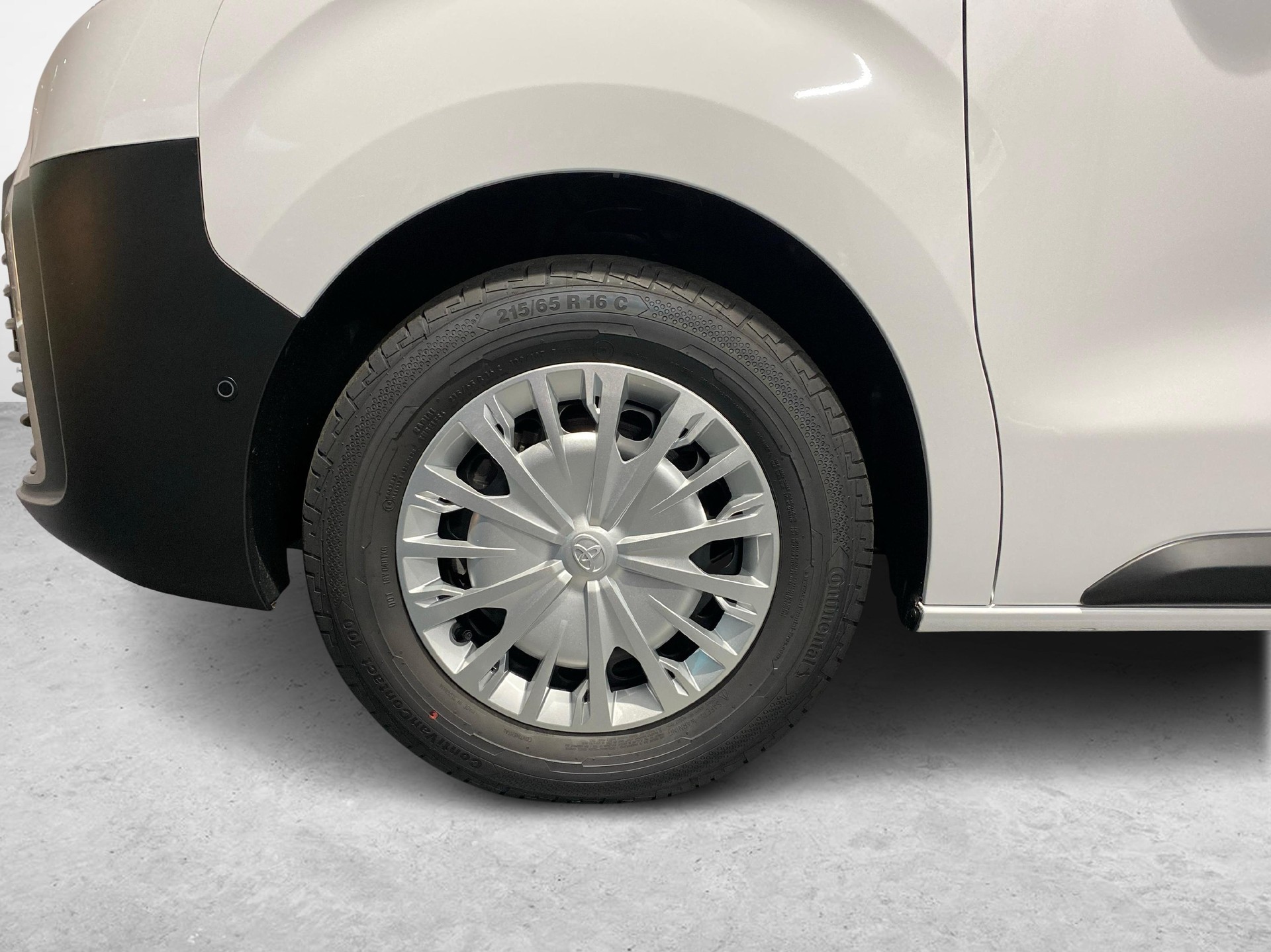 TOYOTA PROACE Van L1 2.0 D Advanced-image-13