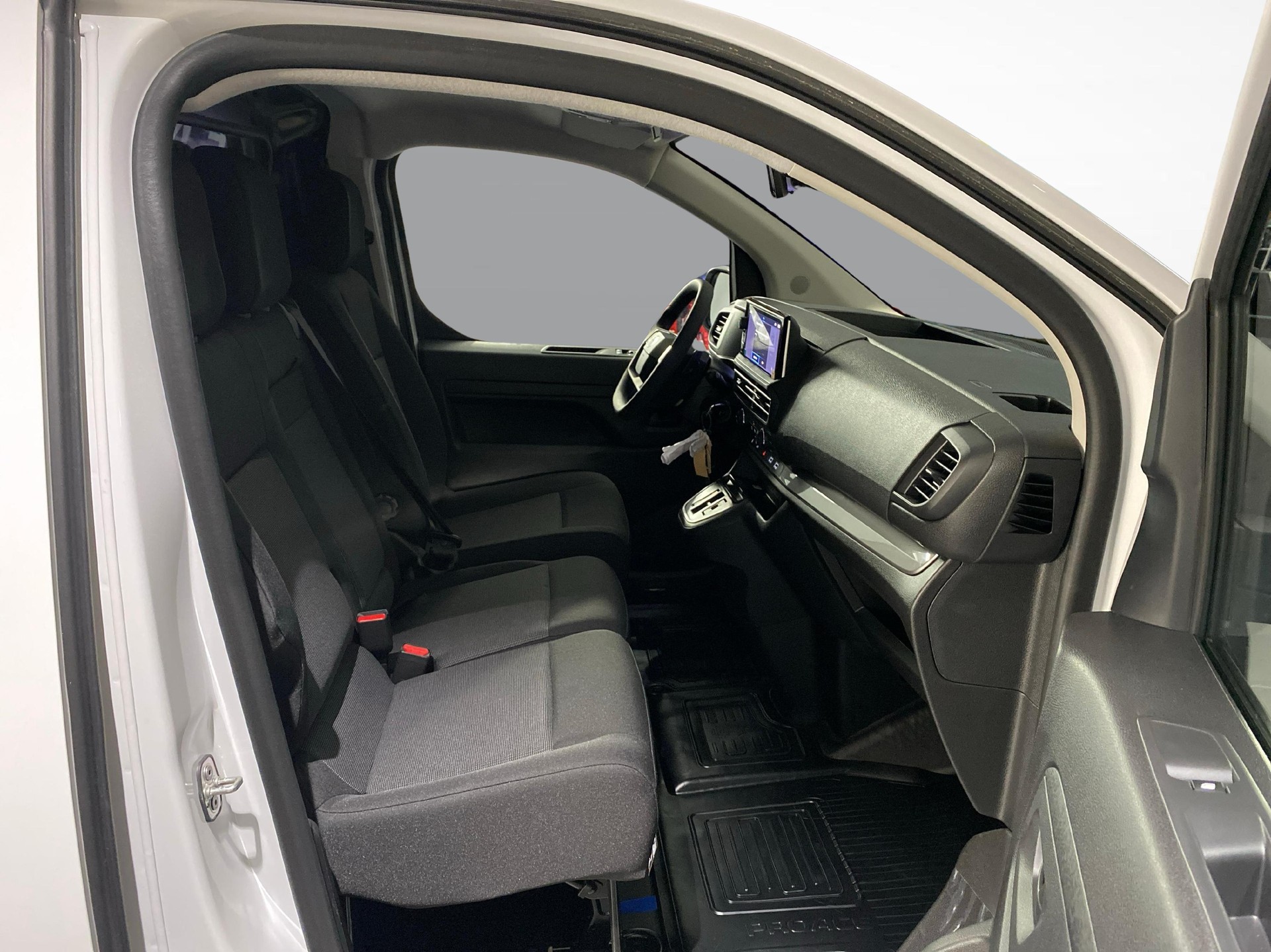 TOYOTA PROACE Van L1 2.0 D Advanced-image-9