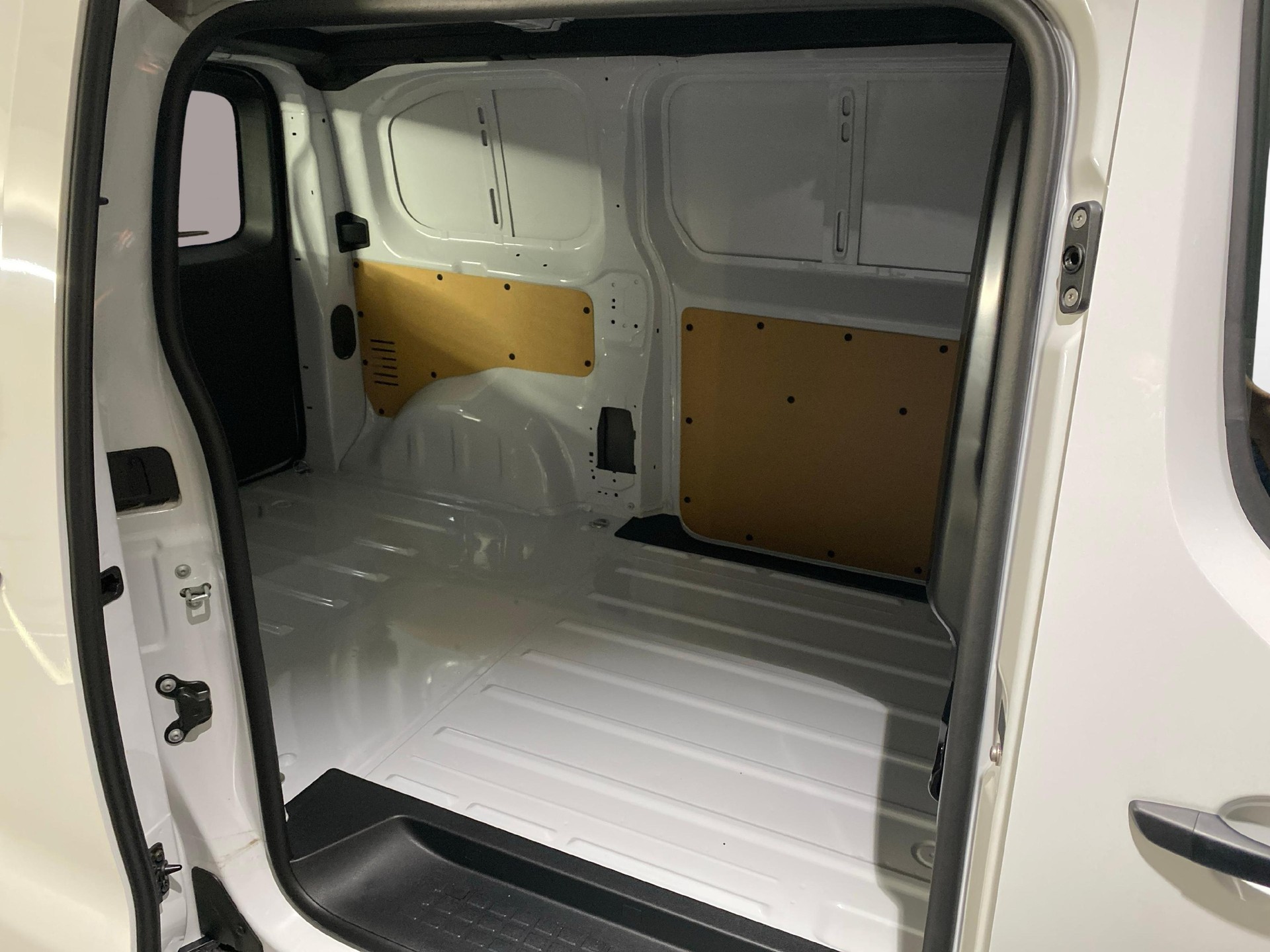 TOYOTA PROACE Van L1 2.0 D Advanced-image-10