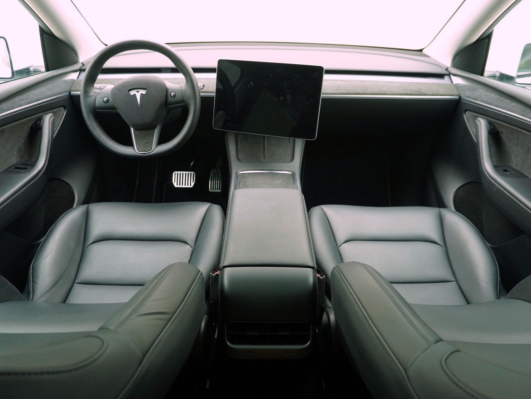 TESLA Model Y Long Range Dual AWD-image-13