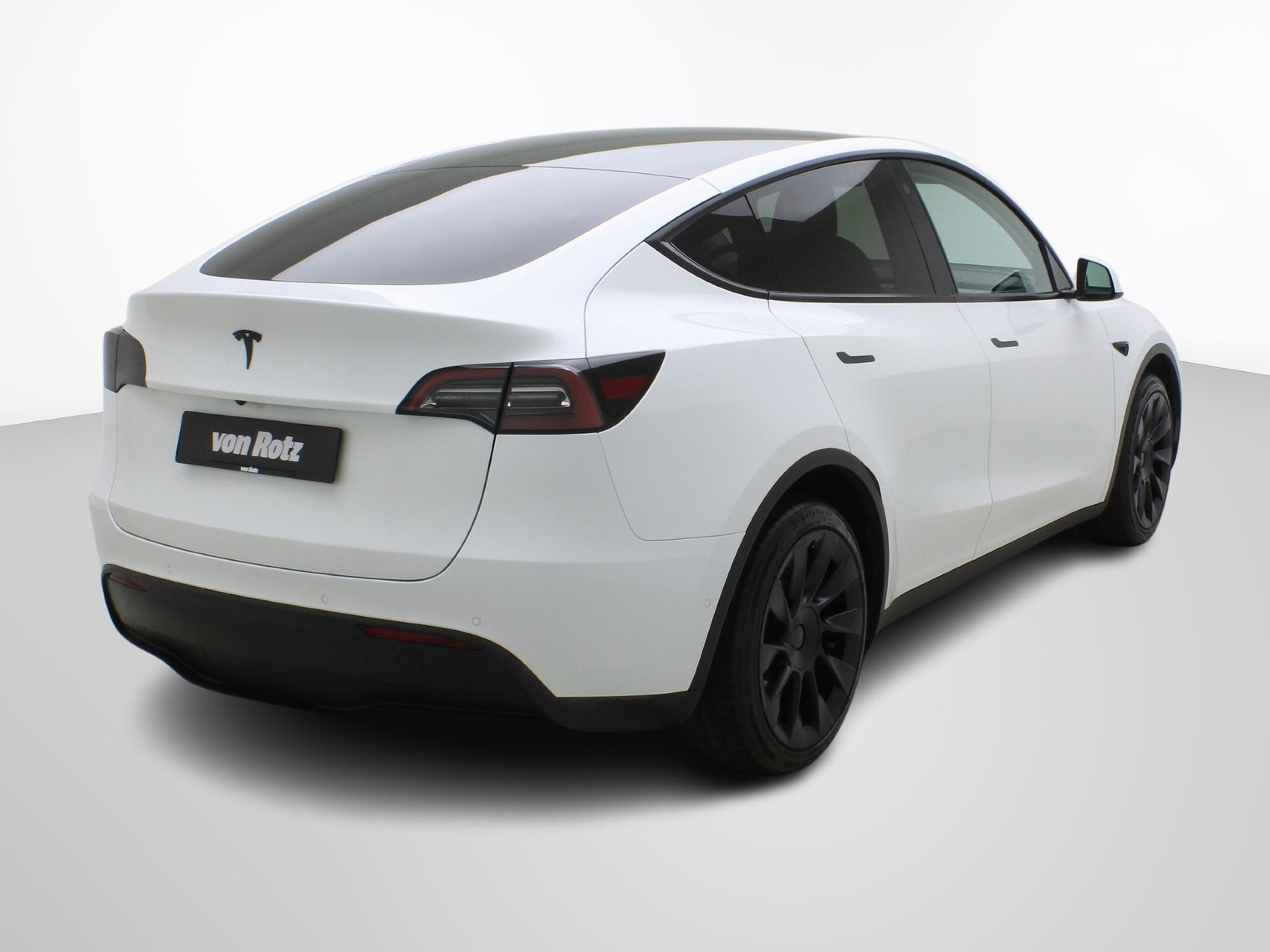 TESLA Model Y Long Range Dual AWD-image-4
